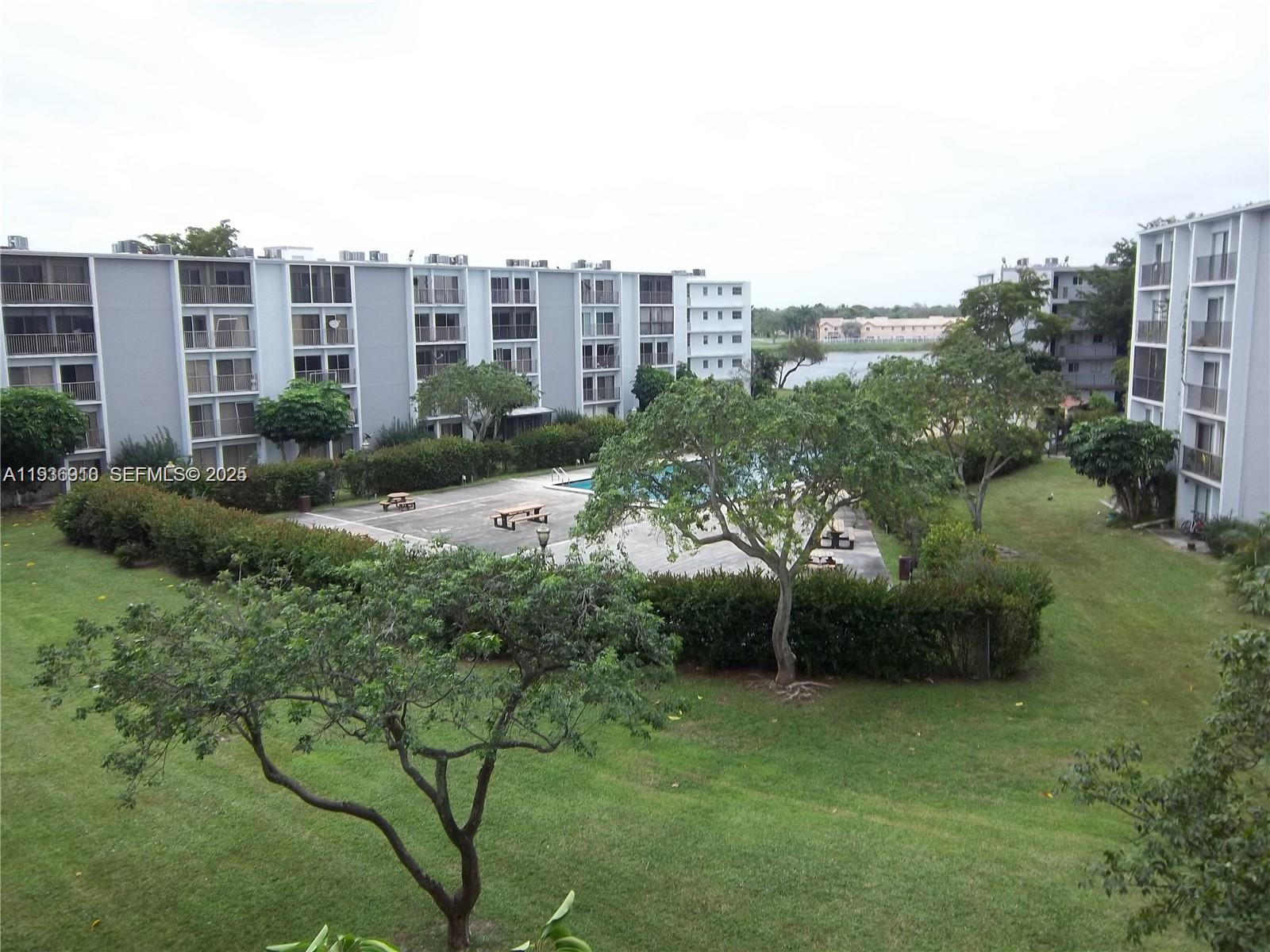 Lakeshore At University P