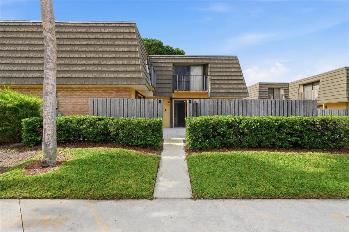 Village Of Sandalwood Lak