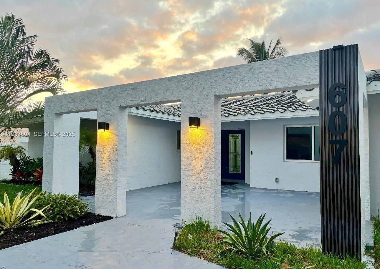 607 Maple Dr, Margate, Florida 33063