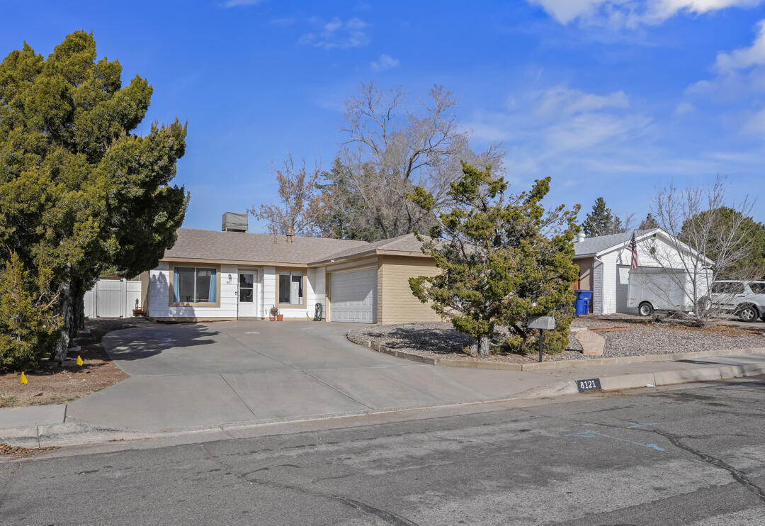 8121 Monterey East Avenue, Albuquerque NM 87109