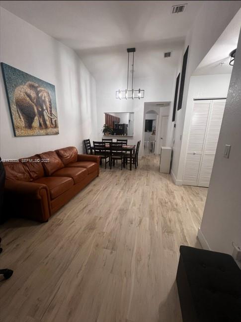 Beautiful 2 bed 2 bath apartment very spacious with vaulted ceilings located in the area of Cutler Bay. Close to the turnpike for easy access and wonderful parks. Easy to show contact realtor