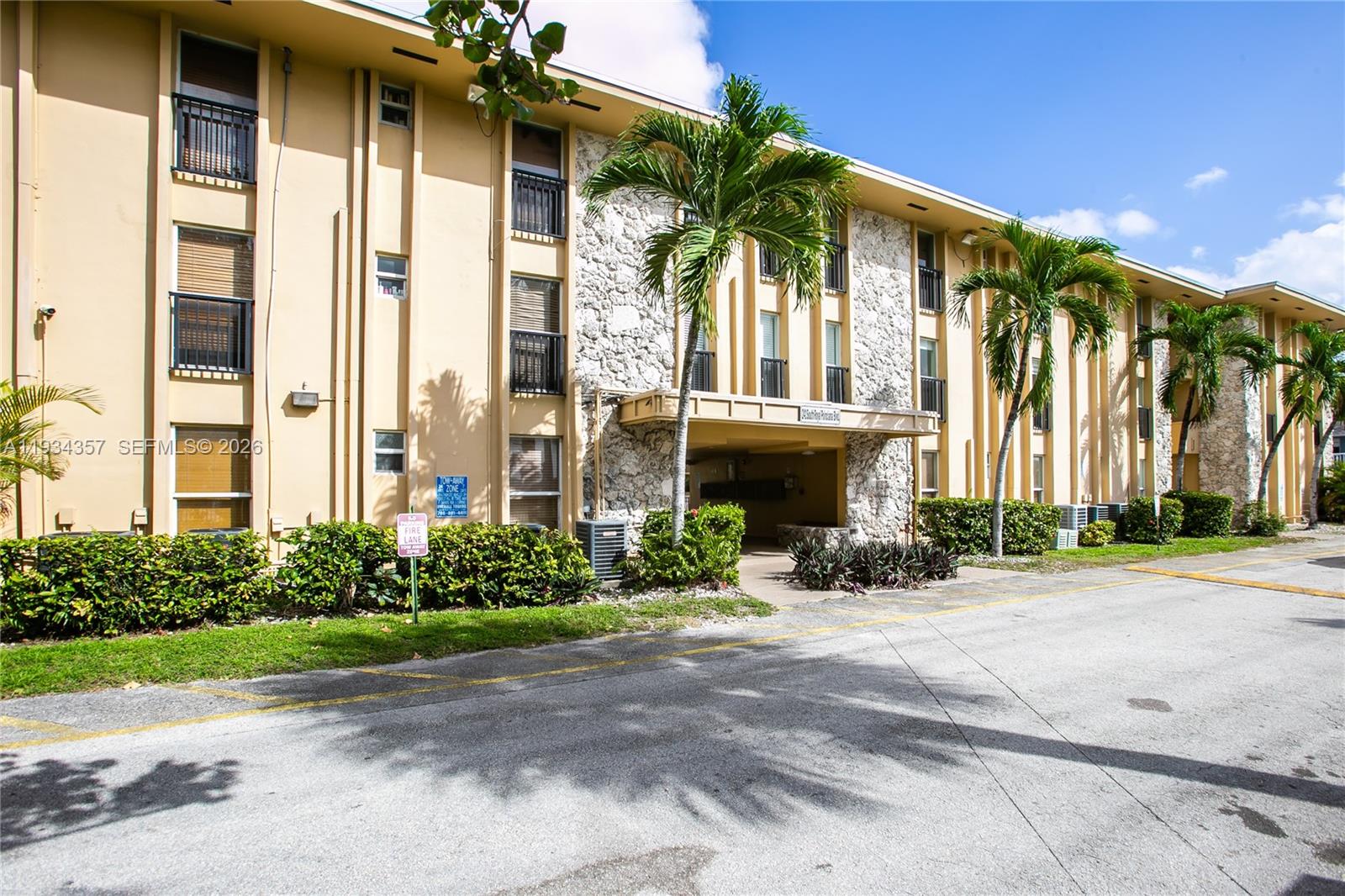 Royal Poinciana Condo
