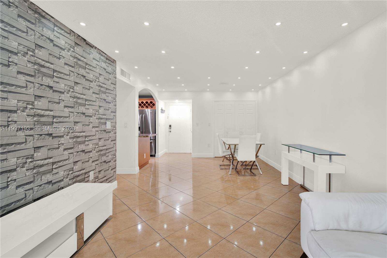 Westland Gardens Condo