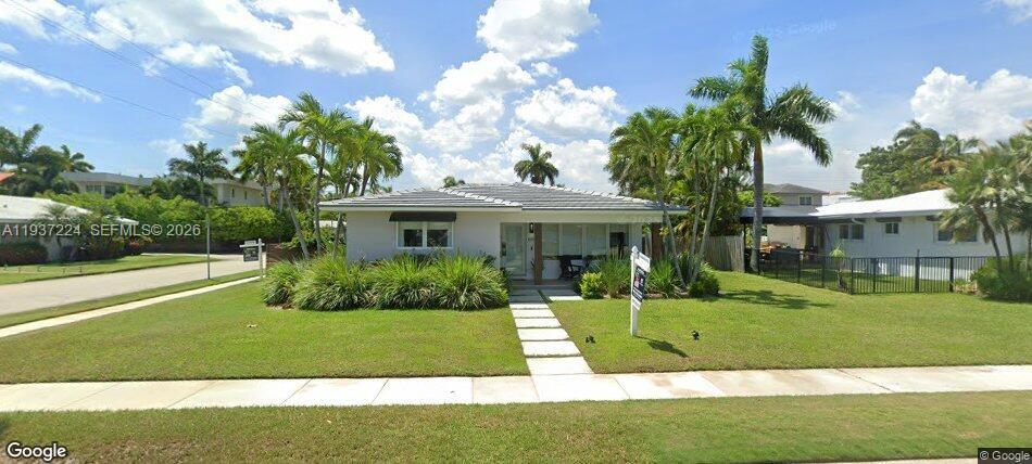 Hollywood Lakes Section