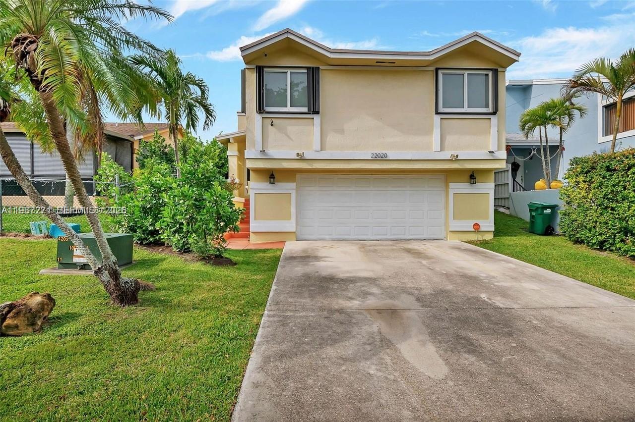 Large efficiency apartment for rent in Cutler Bay. Includes washer and dryer, is in a very quiet residential area, close to the Turnpike, in a nice, safe community. The efficiency has a one bedroom and is very private with parking.