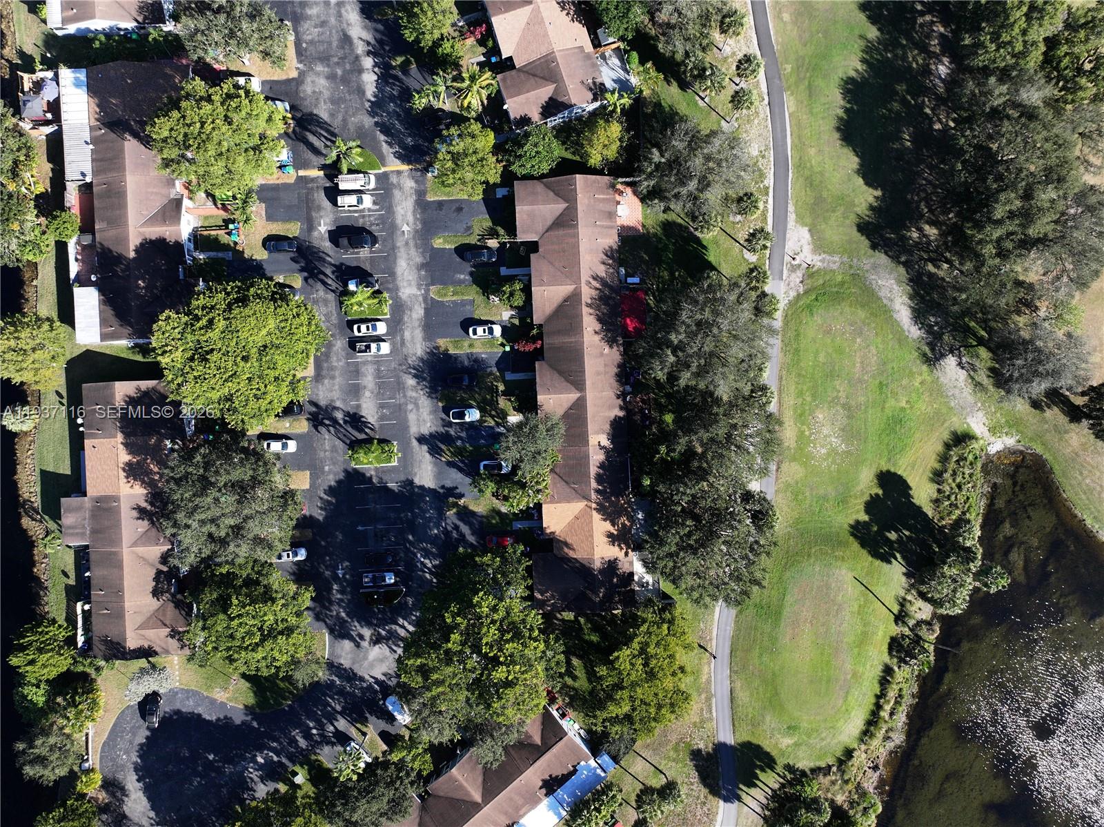 Heftler Townhouses At Red