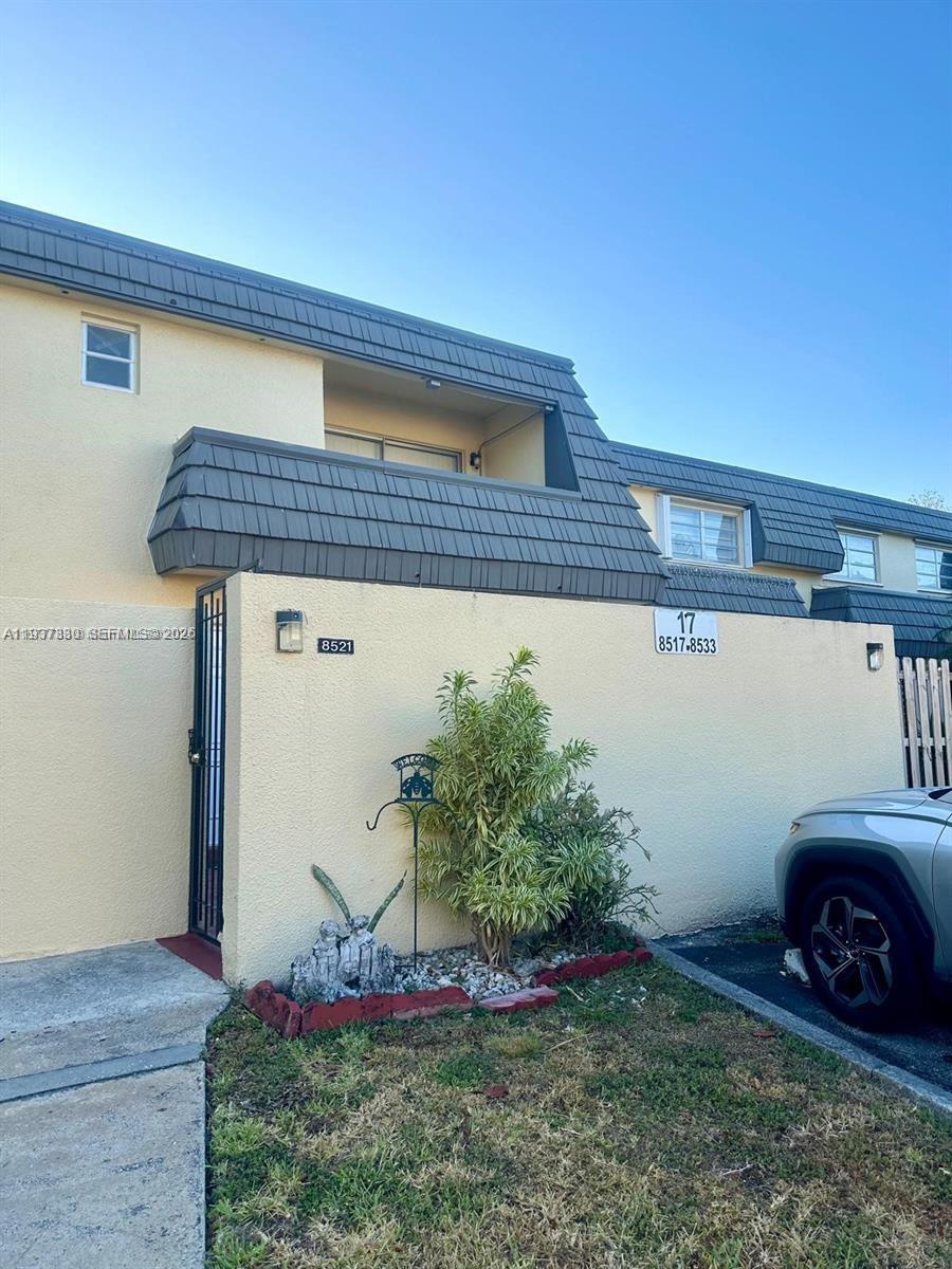 Kendale Lakes Townhouse C