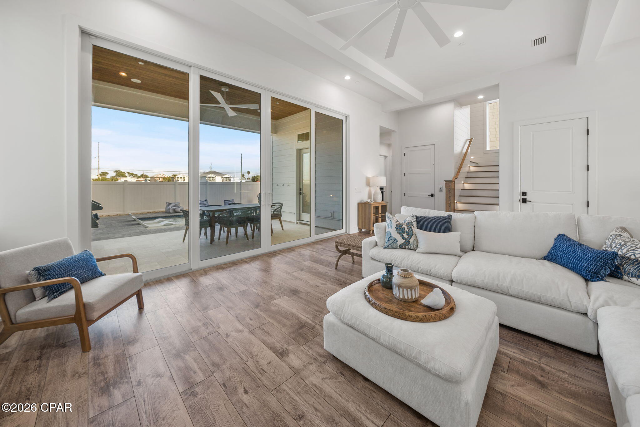 Listing photo id 11 for 5940 Gulf Drive