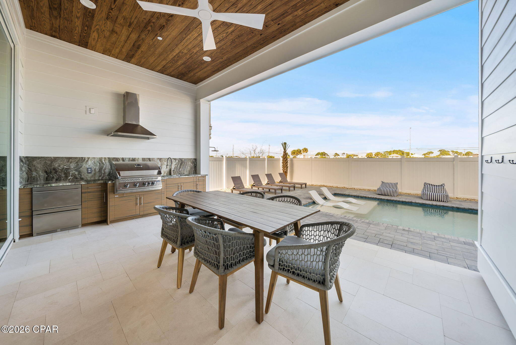 Image 12 For 5940 Gulf Drive