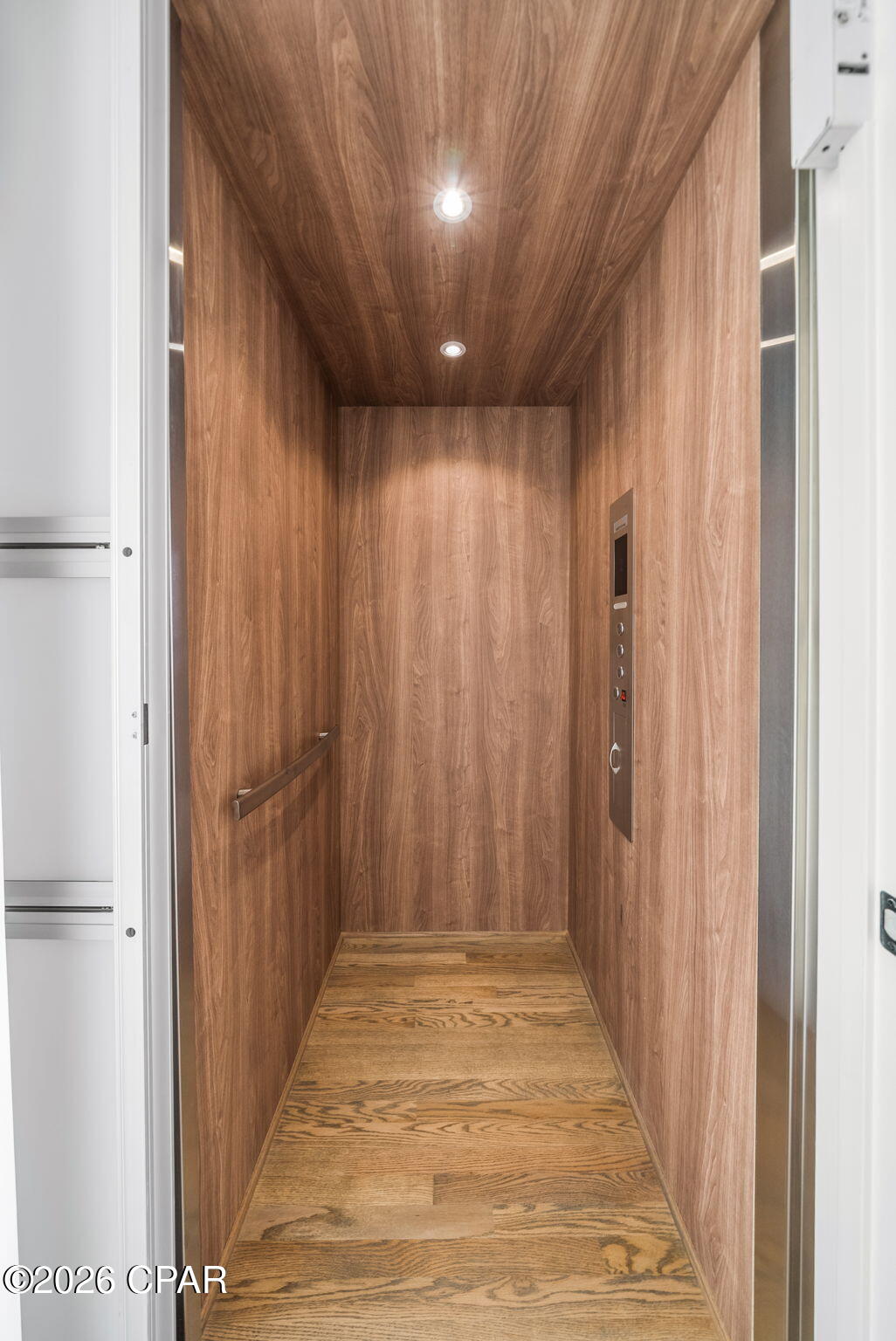 Listing photo id 21 for 5940 Gulf Drive