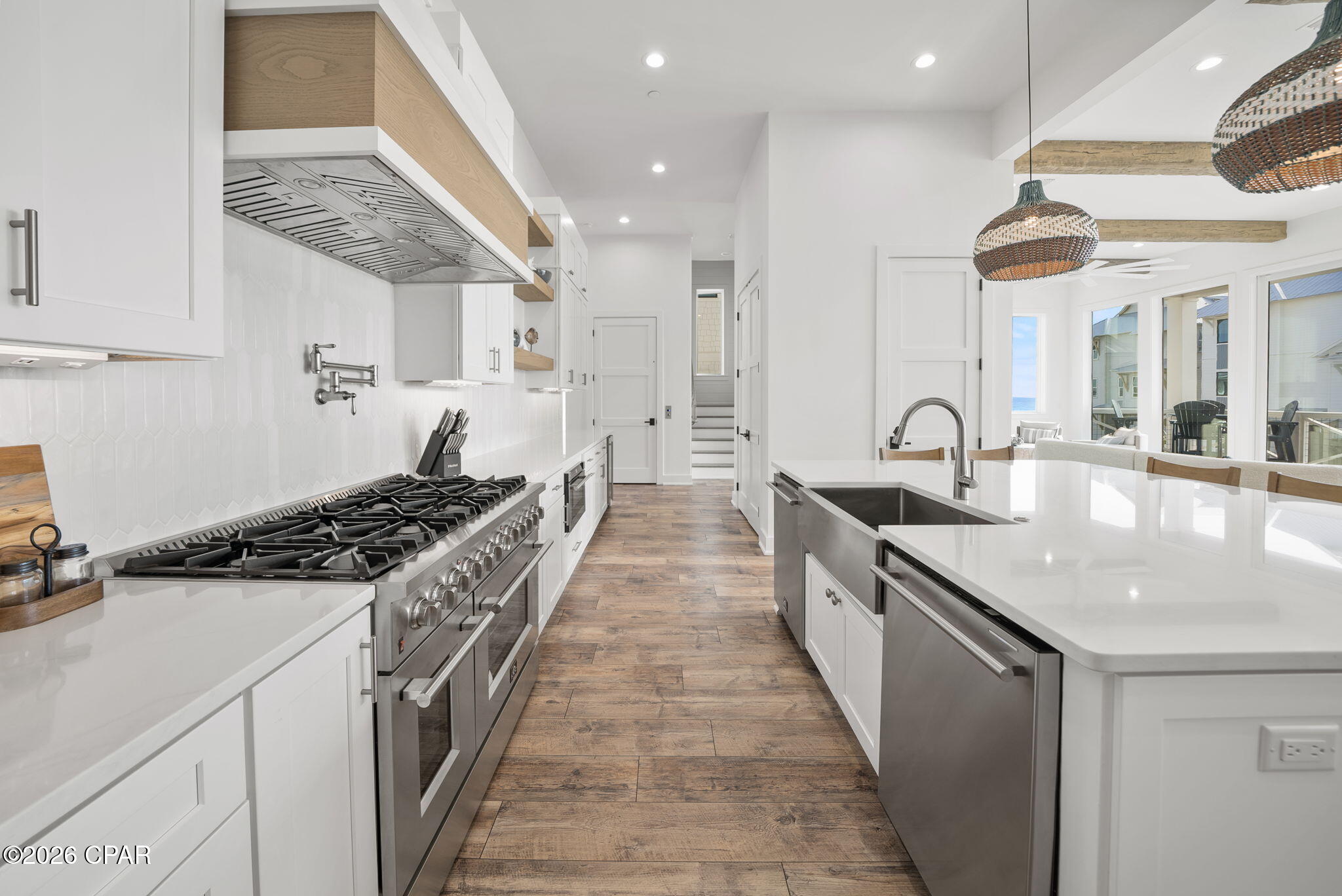 Listing photo id 24 for 5940 Gulf Drive