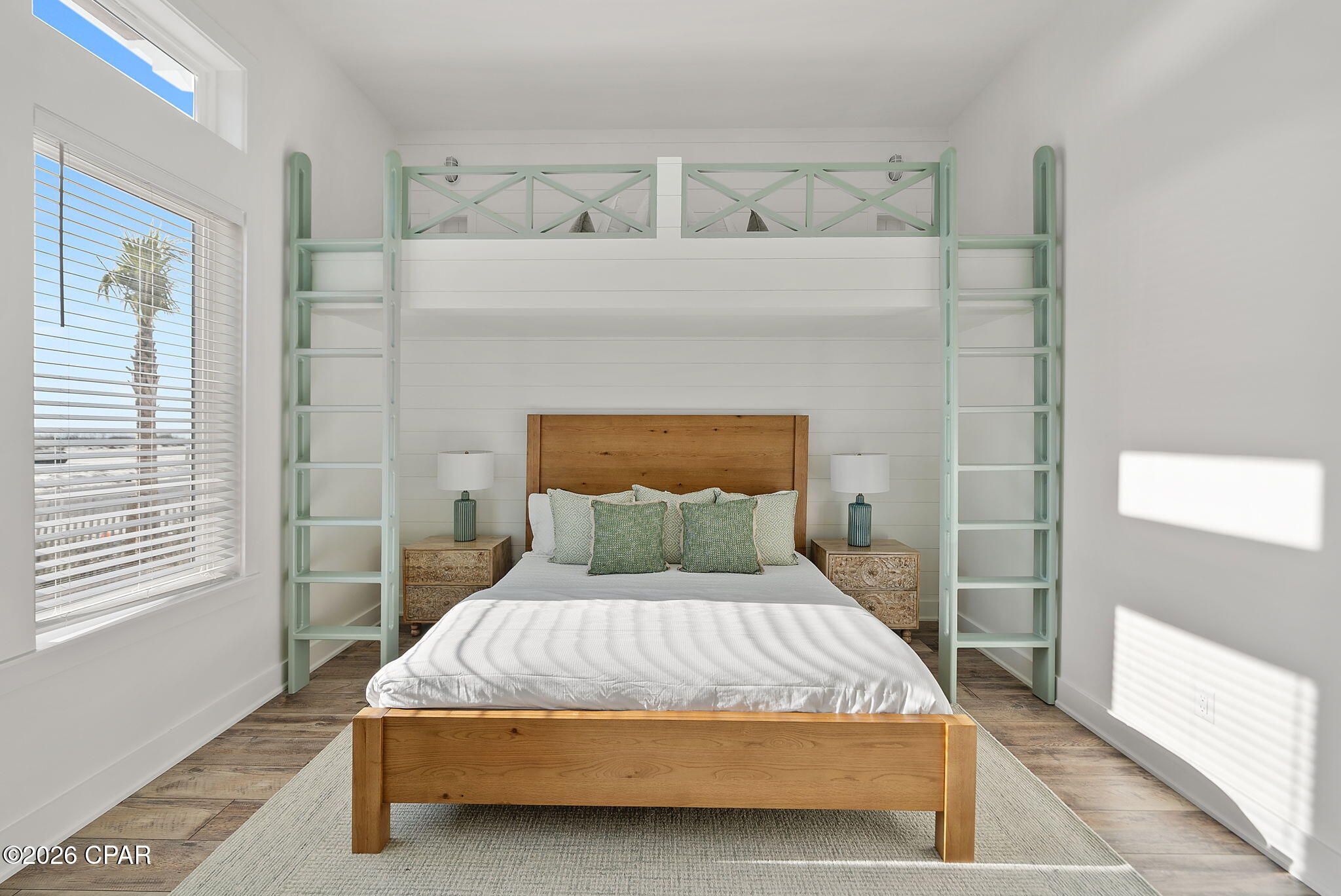 Listing photo id 5 for 5940 Gulf Drive