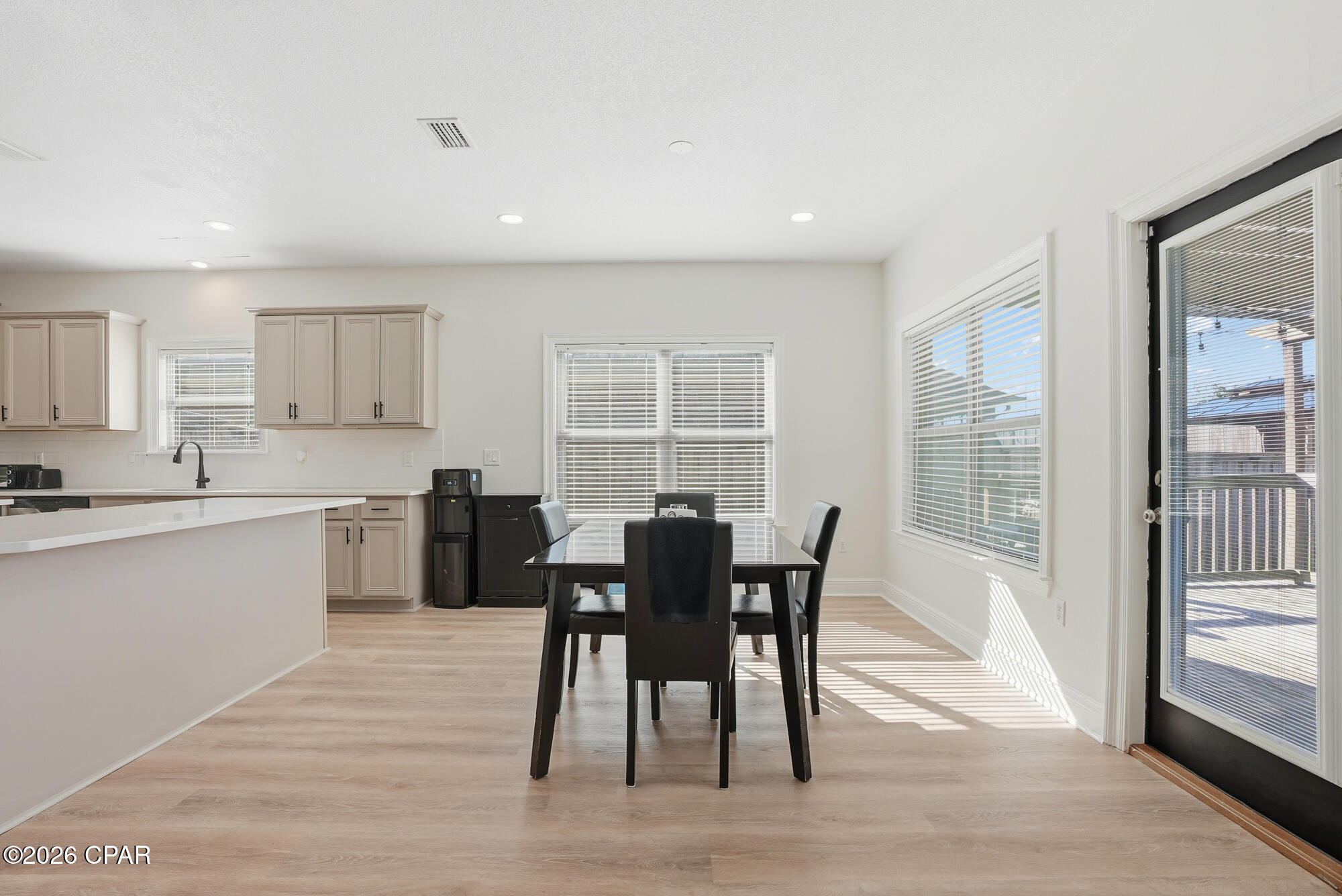 Listing photo id 10 for 5007 Pretty Way