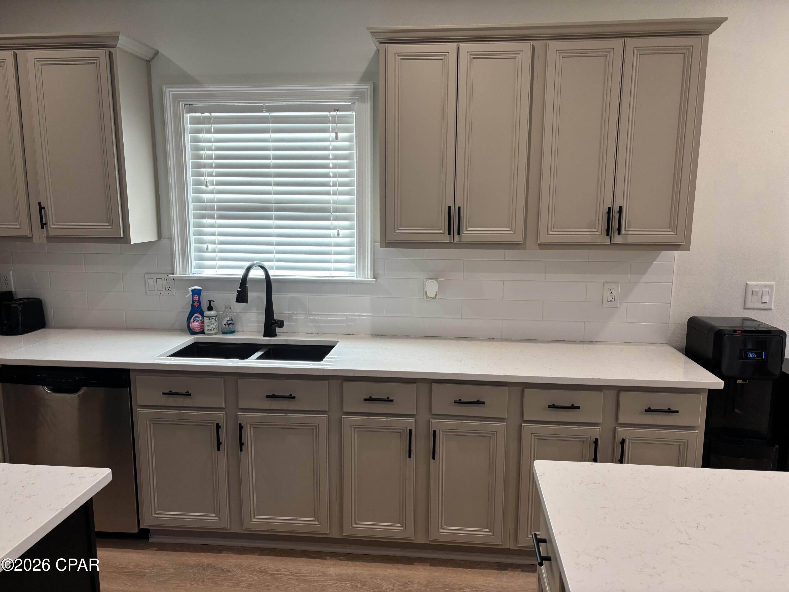 Image 11 For 5007 Pretty Way