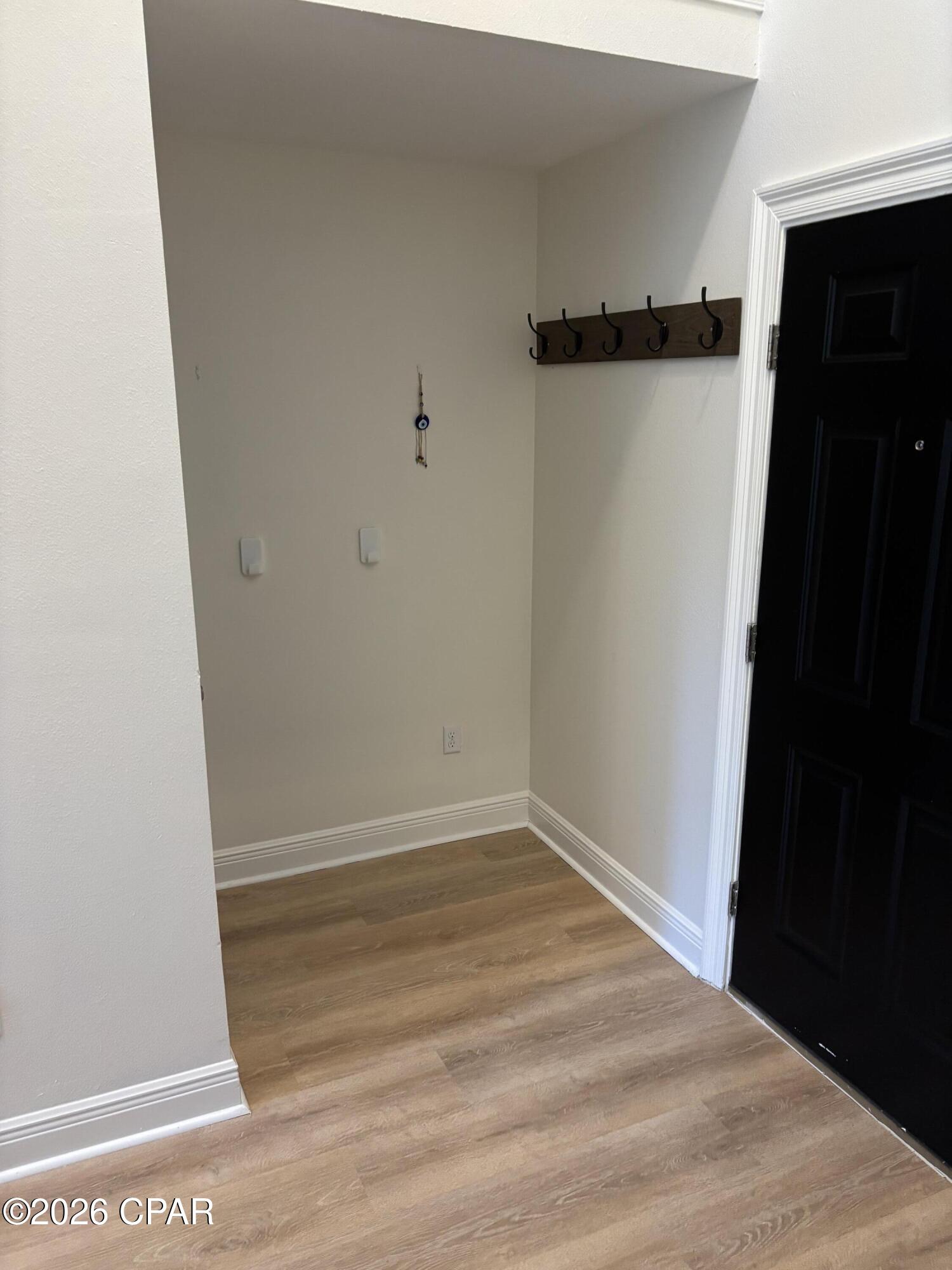 Image 3 For 5007 Pretty Way