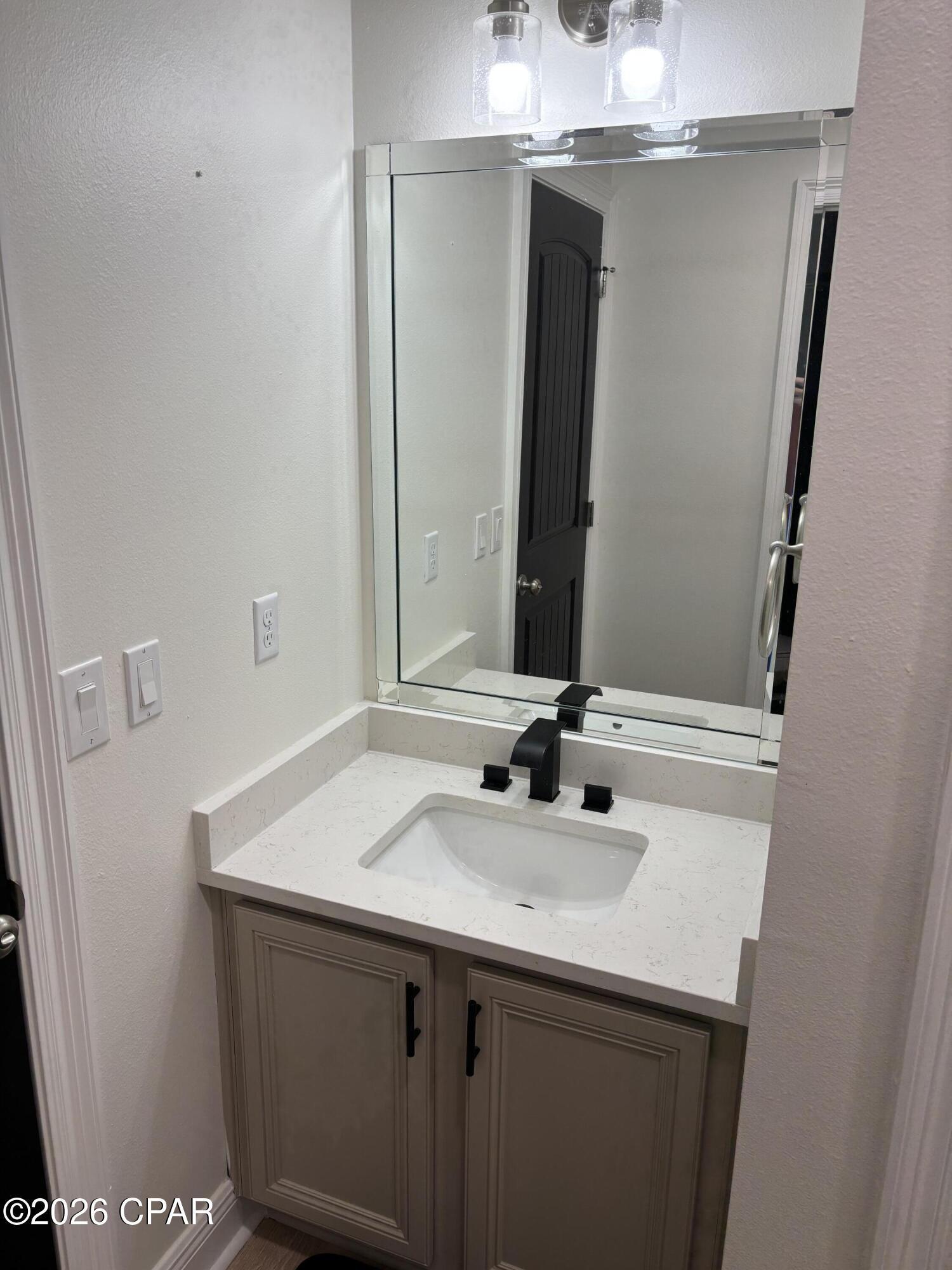 Image 30 For 5007 Pretty Way