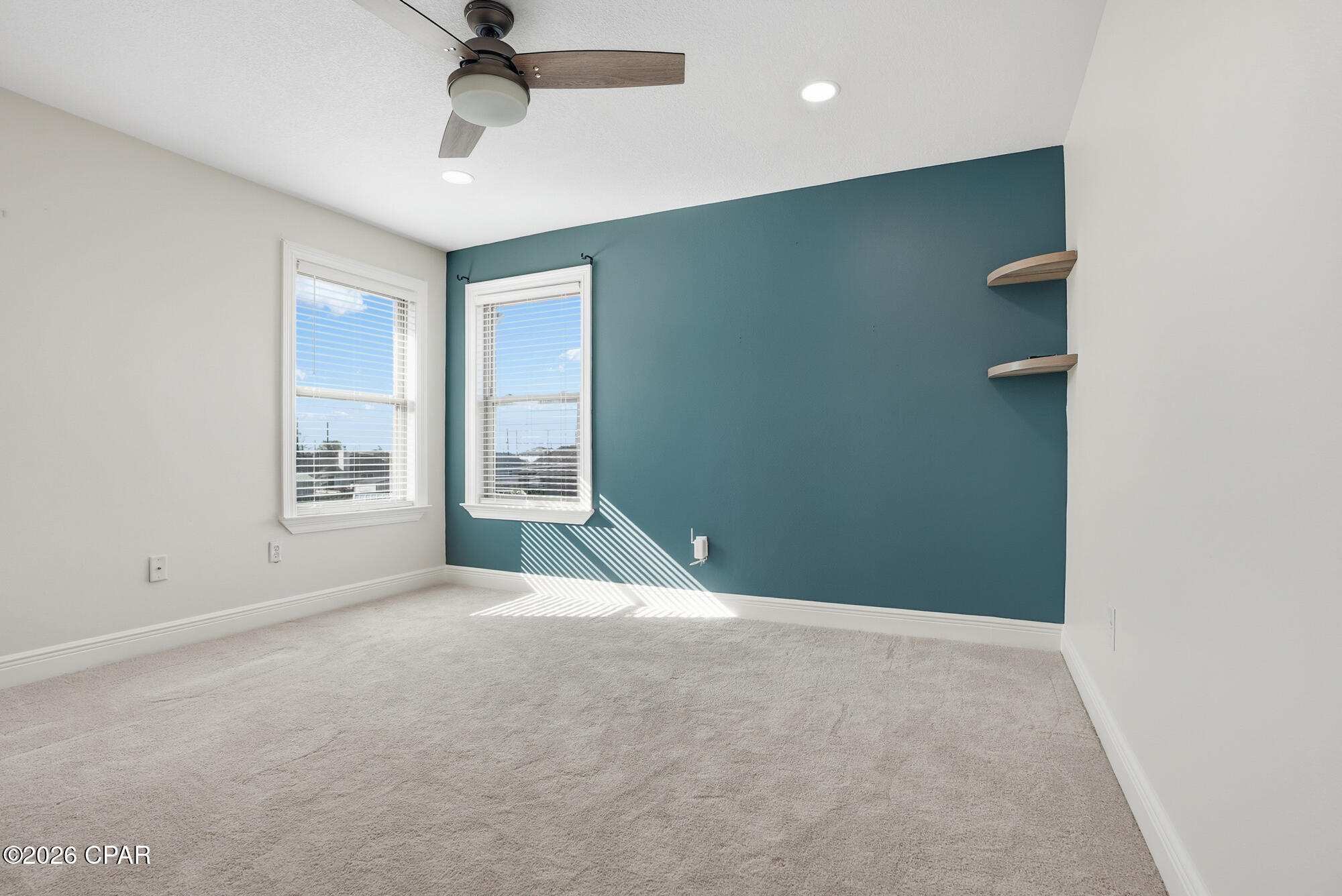 Listing photo id 35 for 5007 Pretty Way