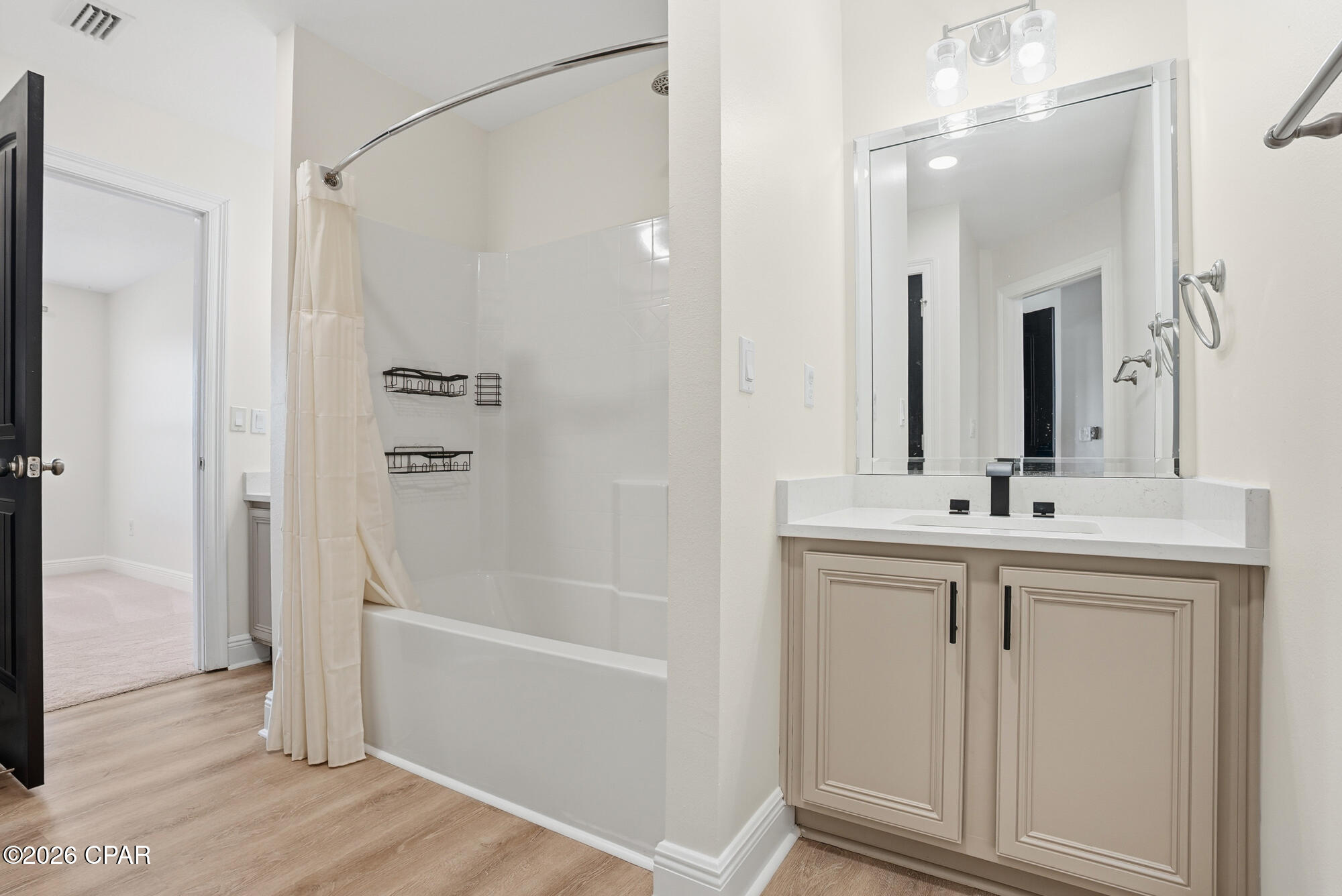 Listing photo id 36 for 5007 Pretty Way