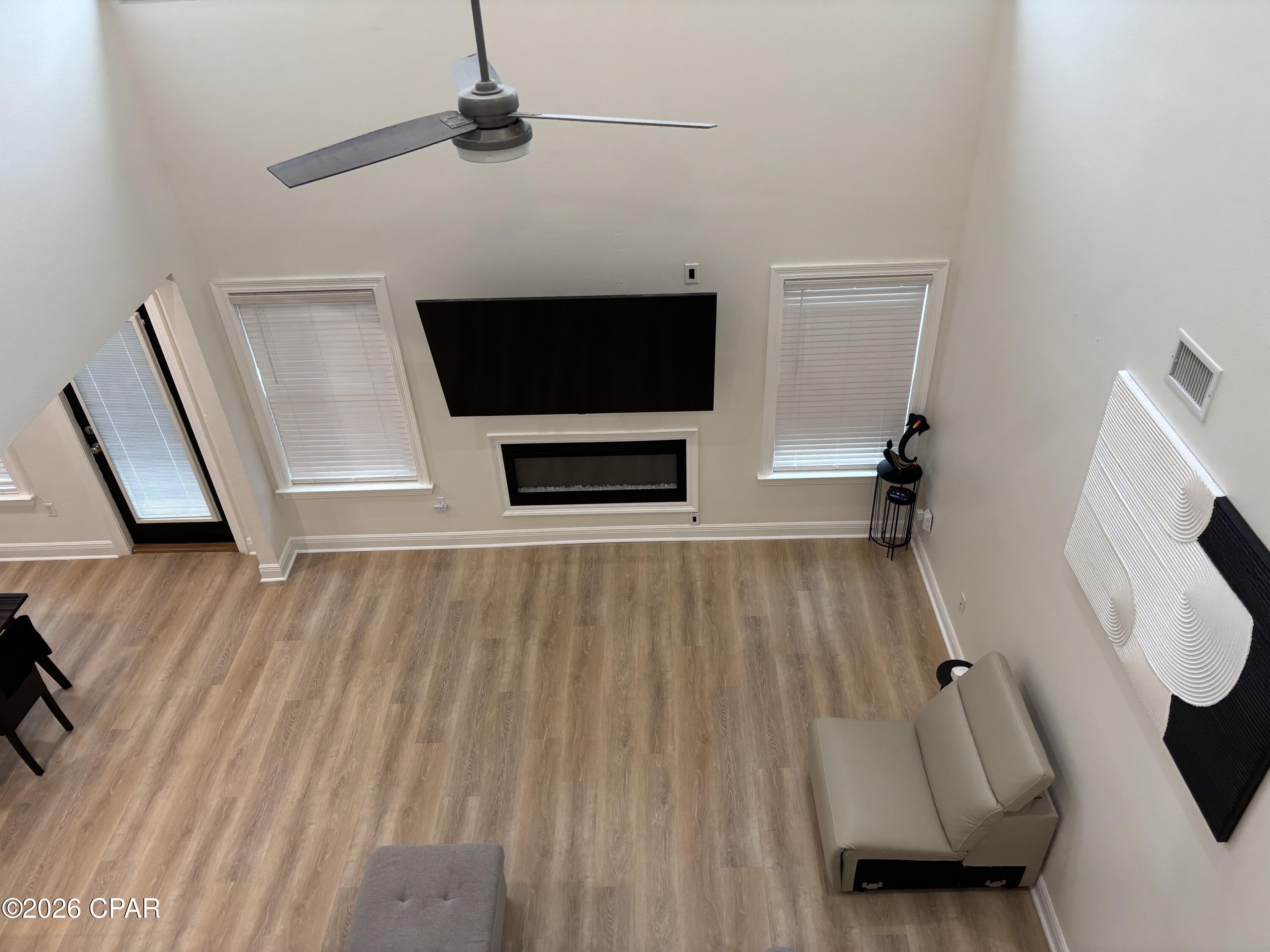 Listing photo id 40 for 5007 Pretty Way