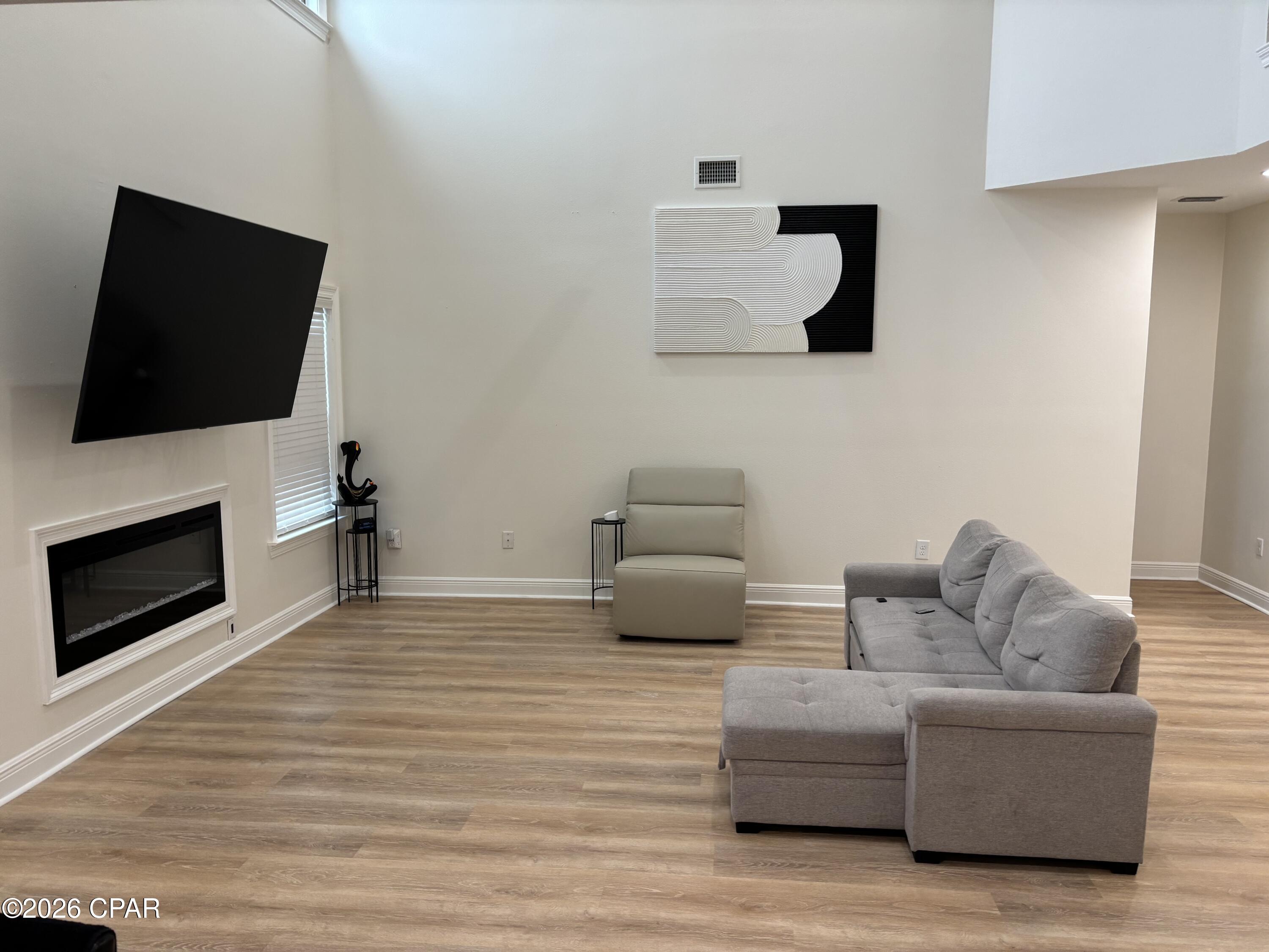 Image 7 For 5007 Pretty Way