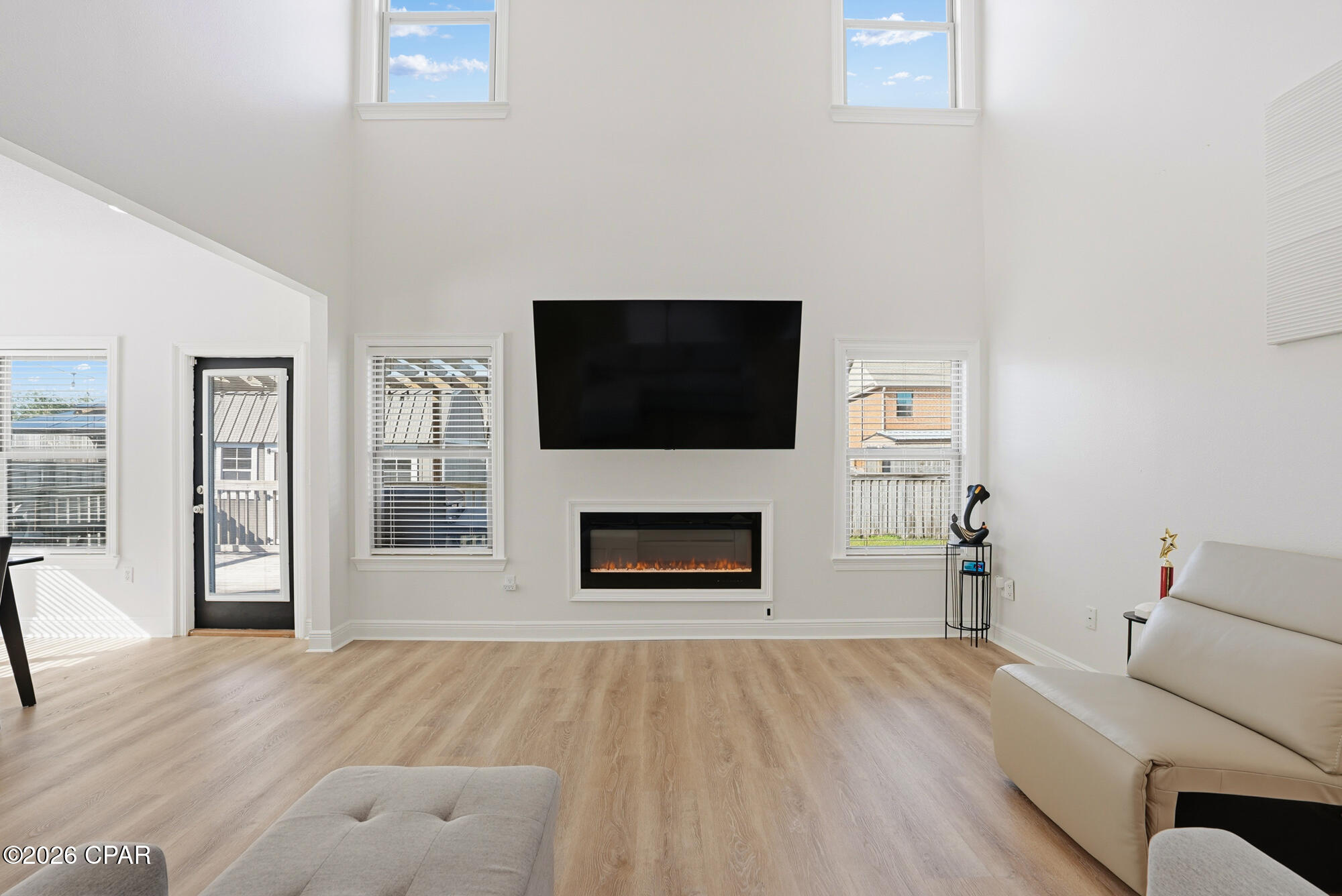 Listing photo id 7 for 5007 Pretty Way