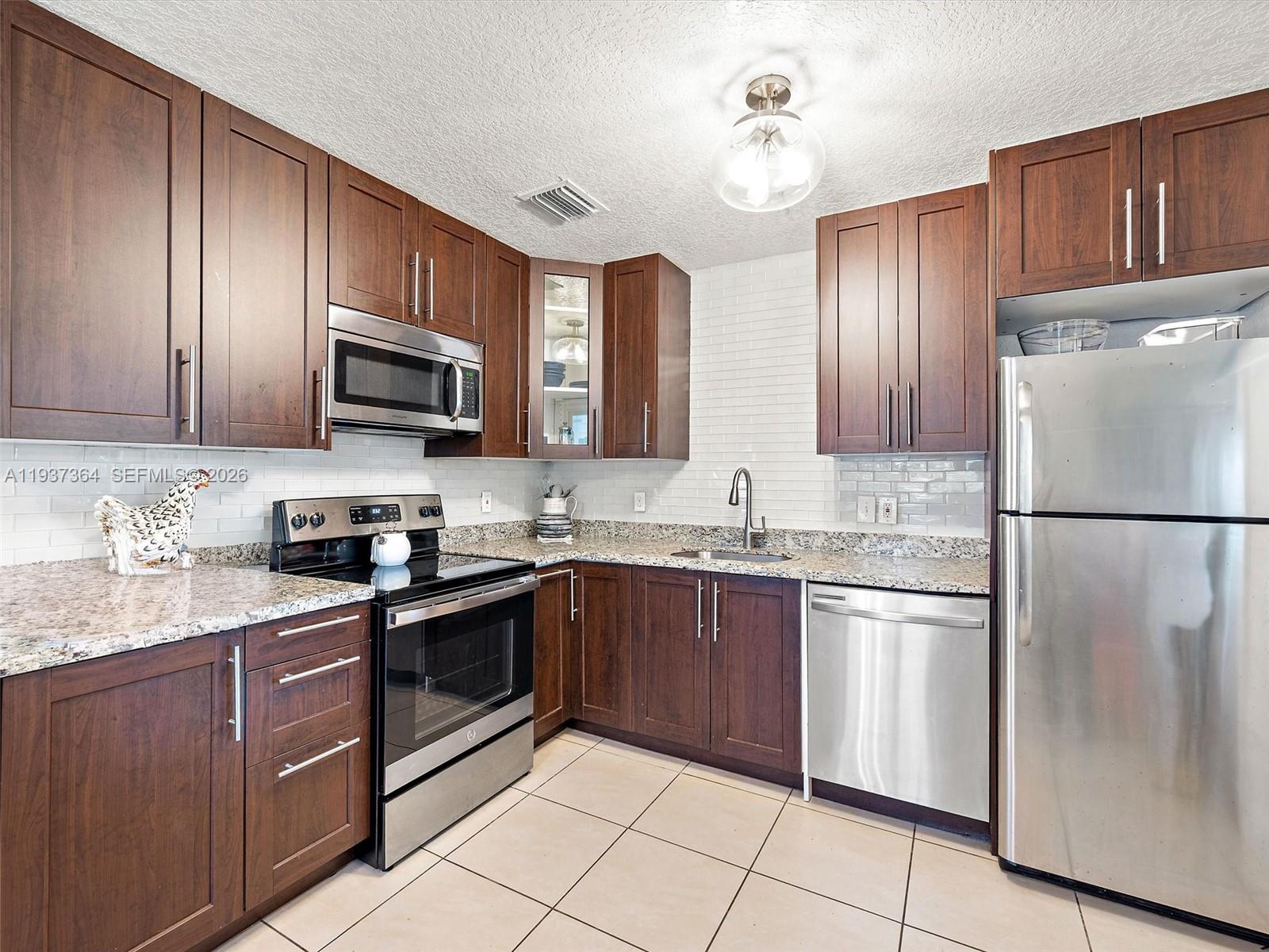 West River Sec Croissant