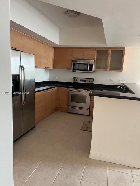 Hollywood Station Res Con