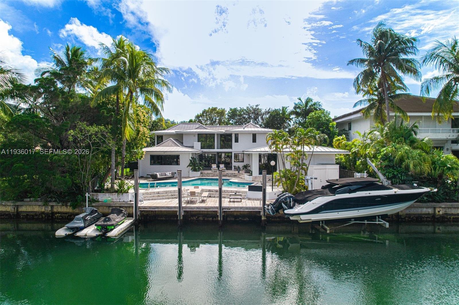 121 Knollwood Drive, Key Biscayne, Florida 33149