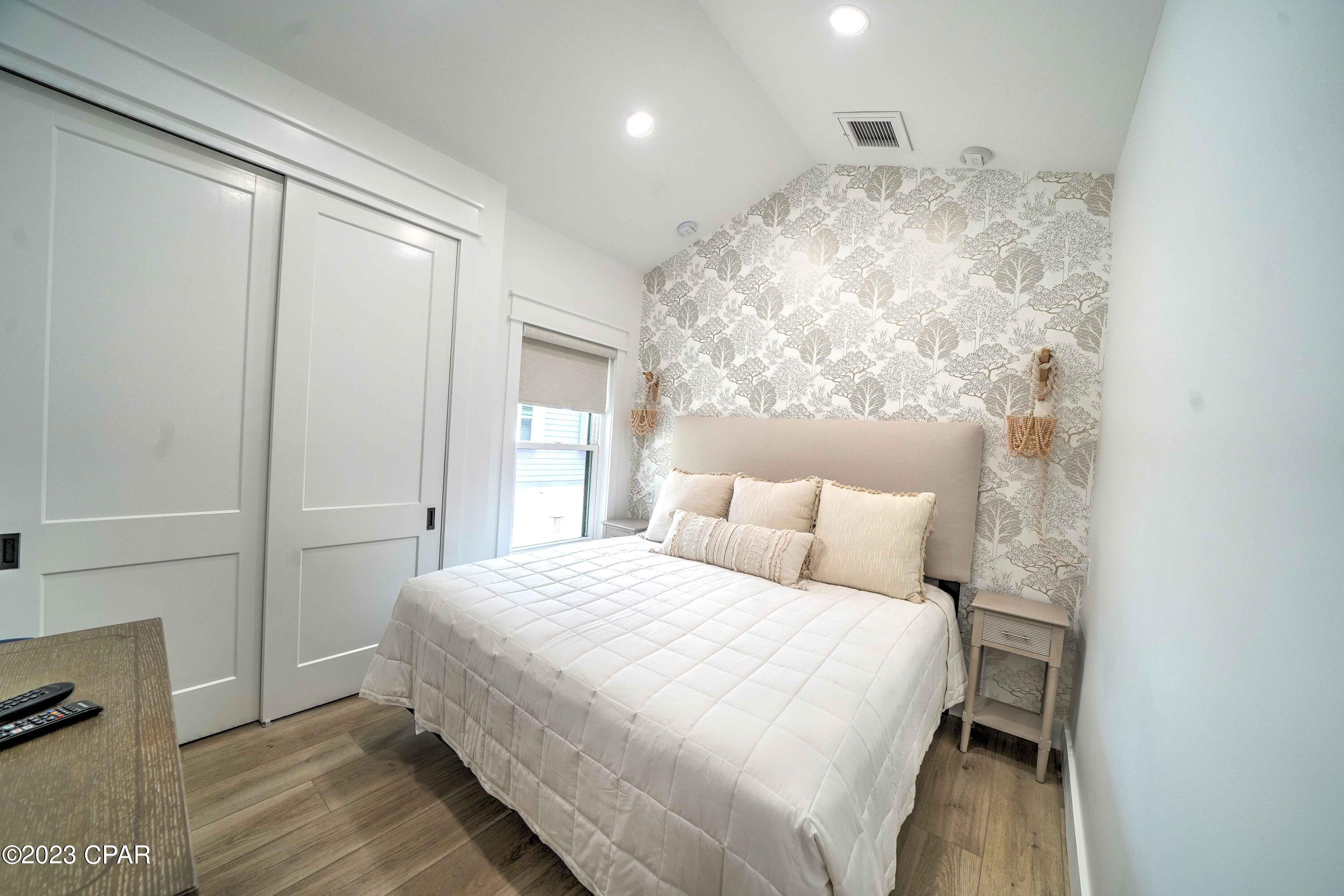 Image 24 For 739 Seabreeze Drive