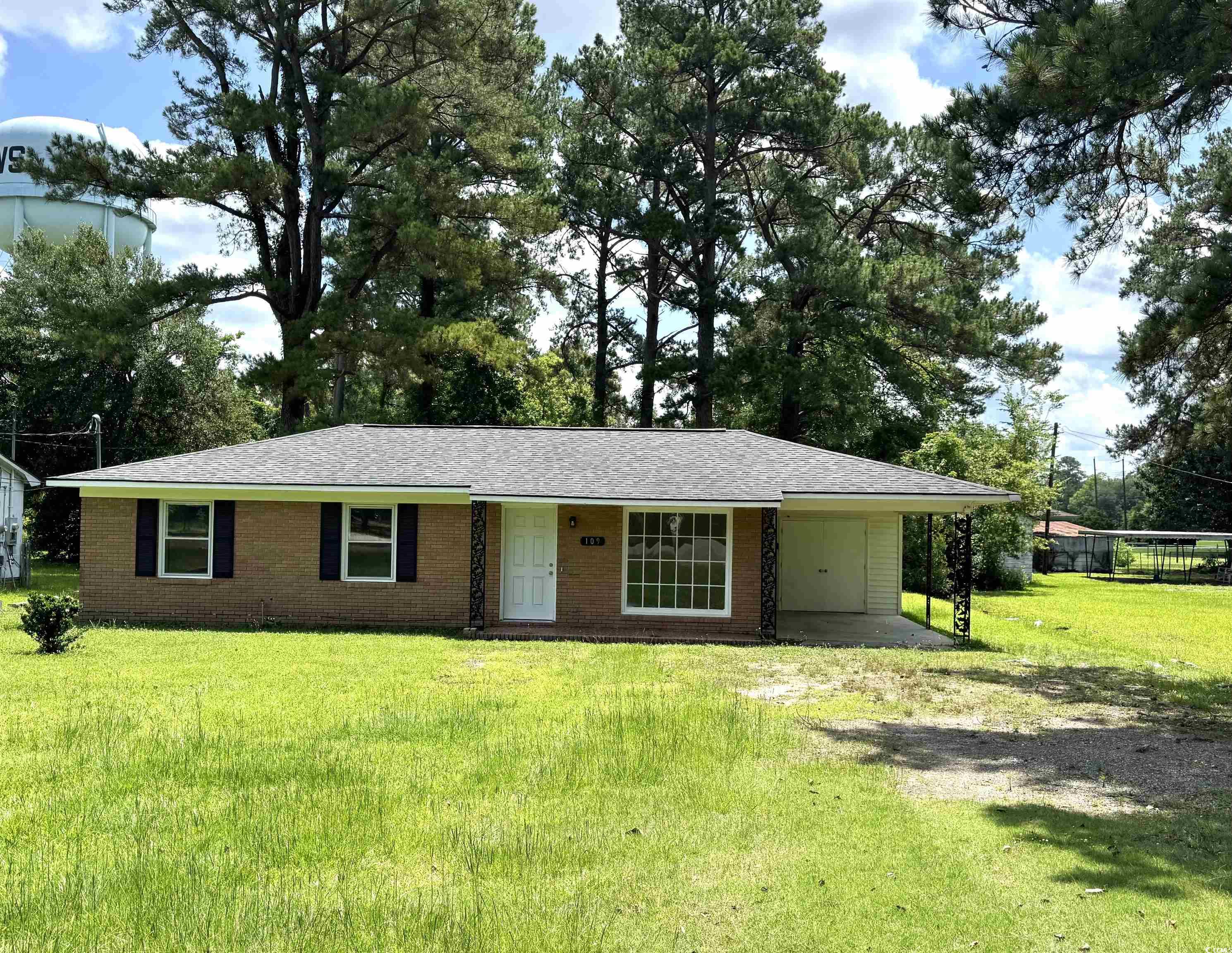 109 S Maple Ave. Andrews, SC 29510