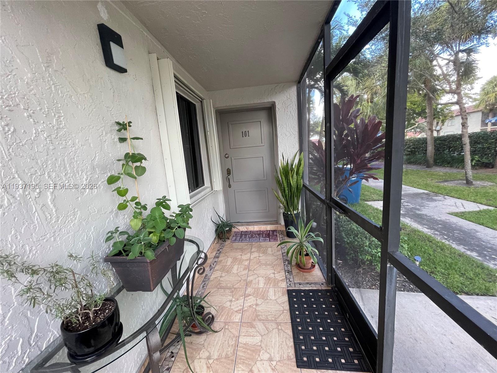 Saddle Club Garden Apts