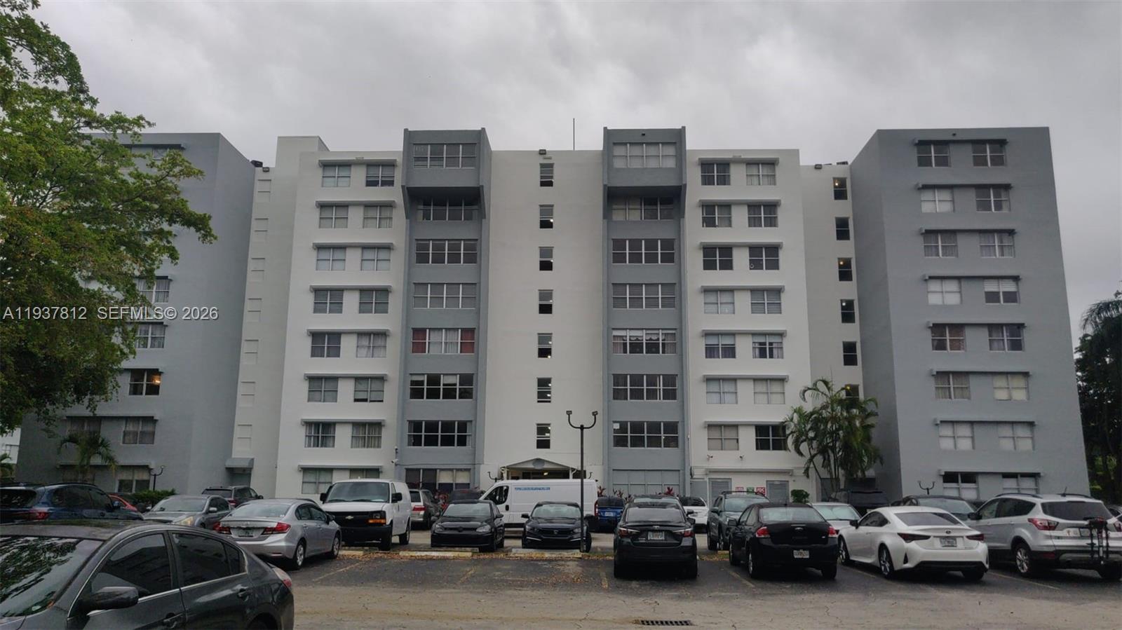 Dadeland Place Condo