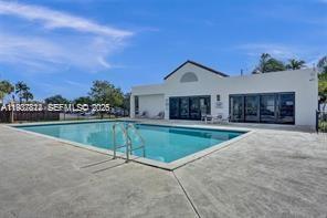 212 Lake Pointe Dr Unit 210, Oakland Park, Florida 33309