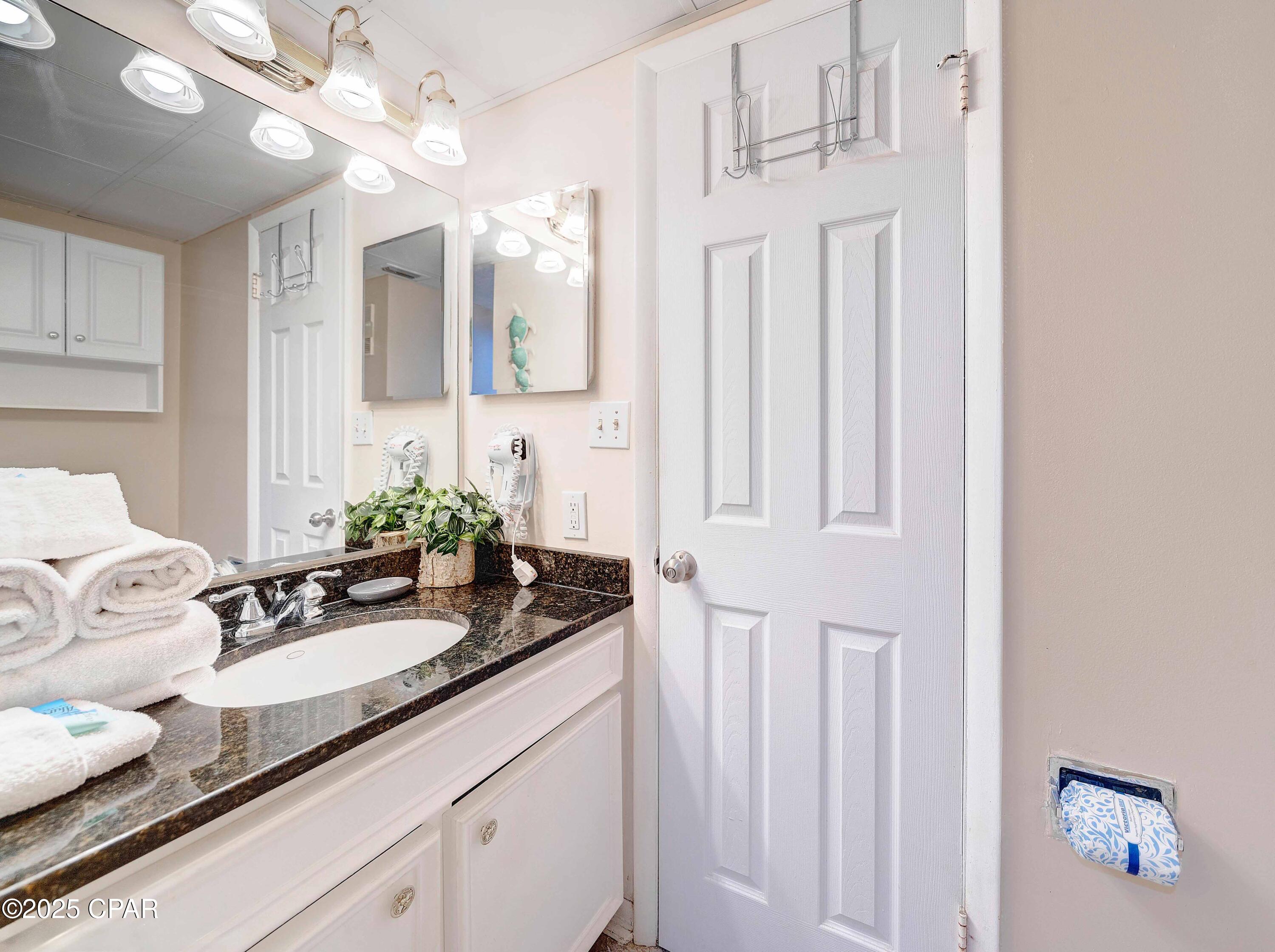Image 20 For 9850 Thomas Drive 211e