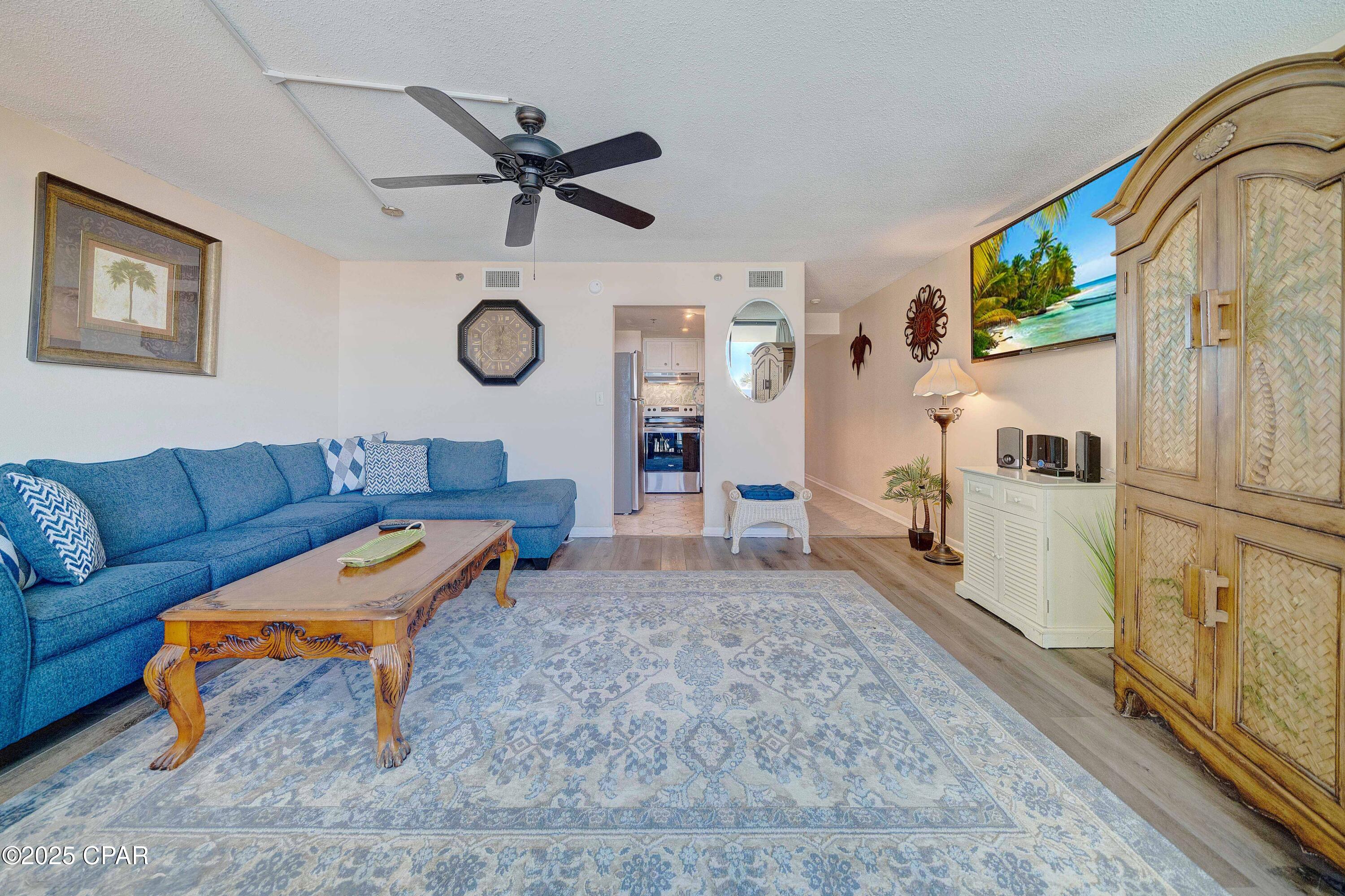 Image 6 For 9850 Thomas Drive 211e