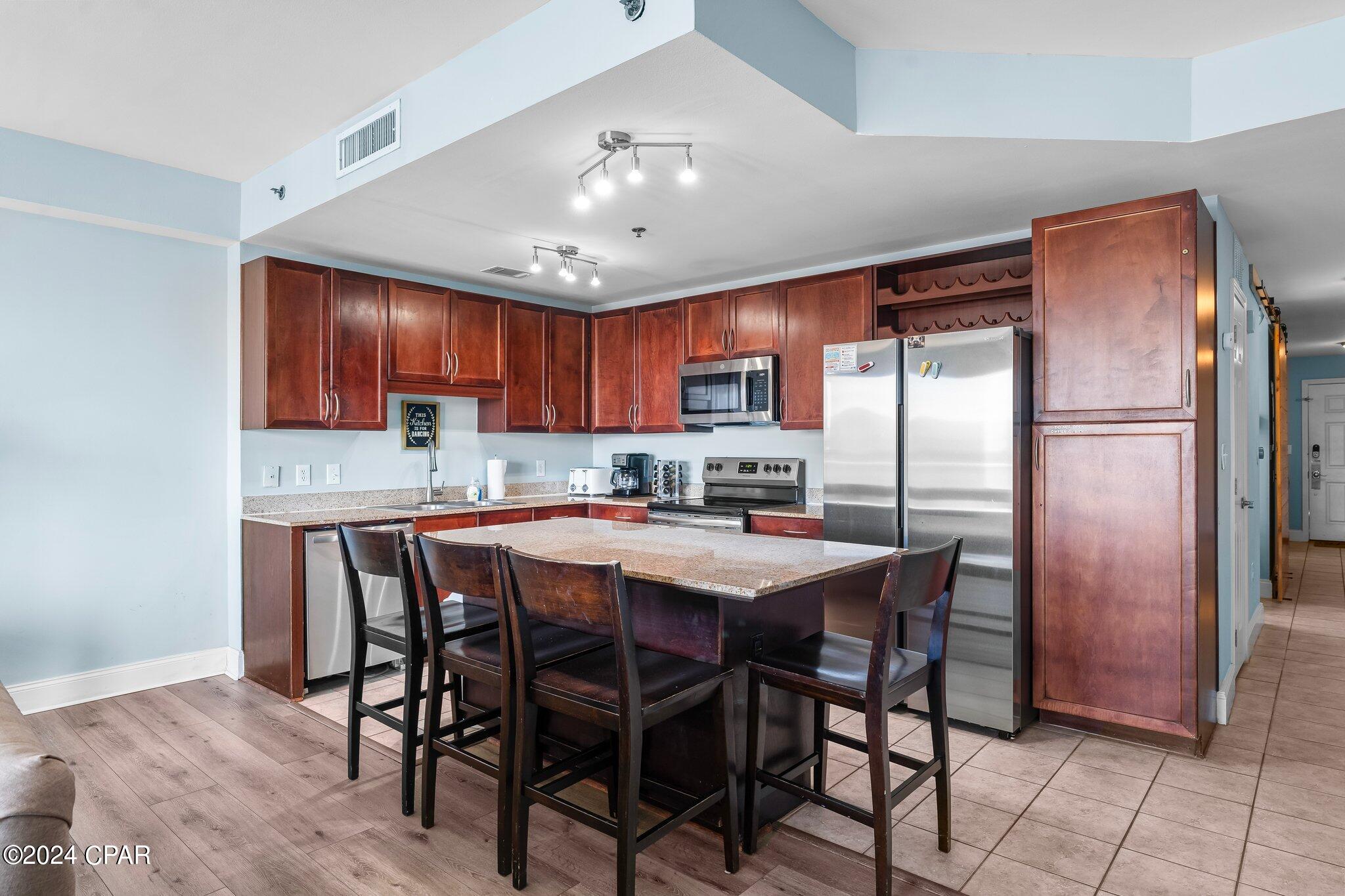 Image 16 For 9860 Thomas Drive 917