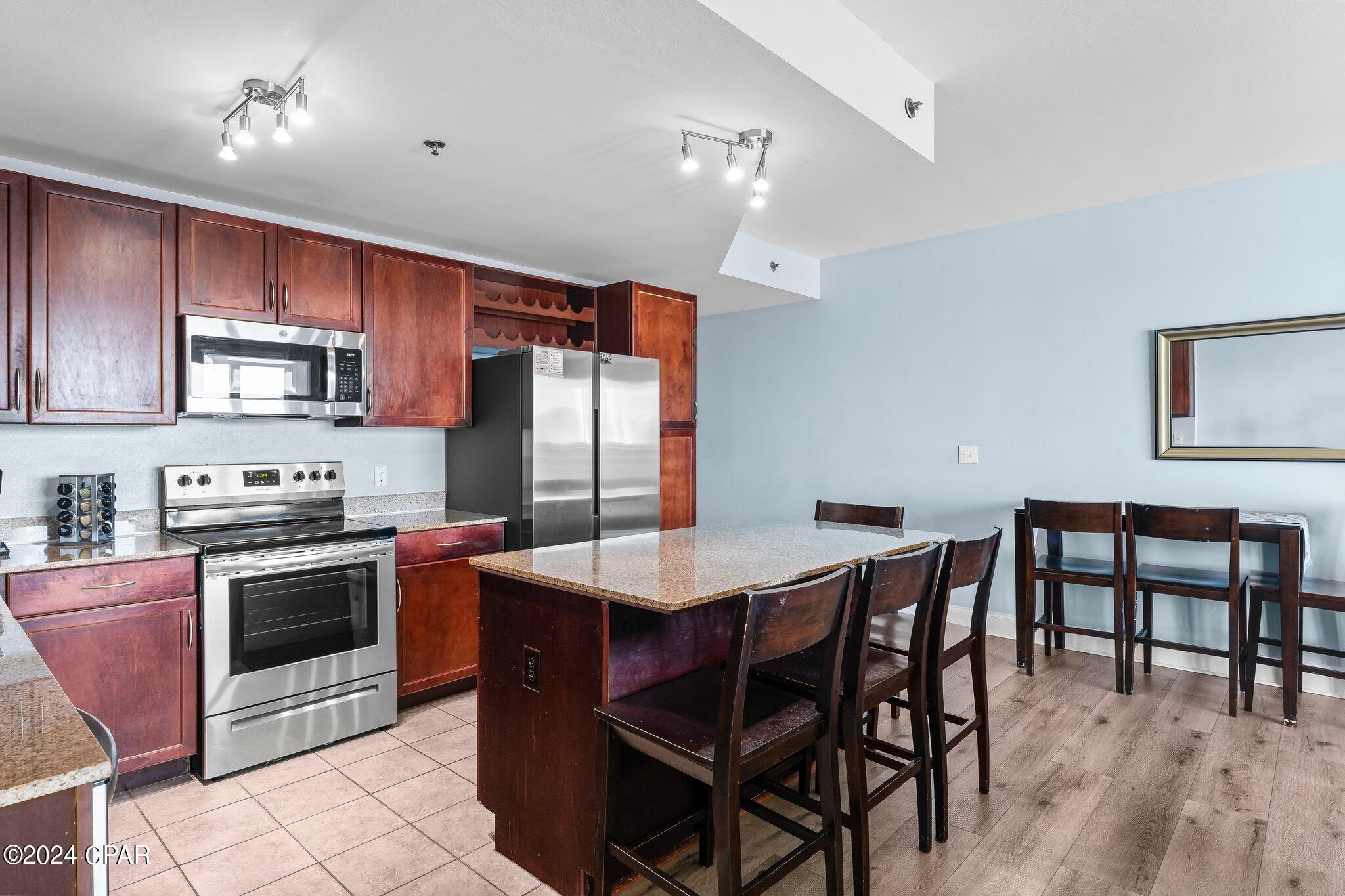 Image 20 For 9860 Thomas Drive 917