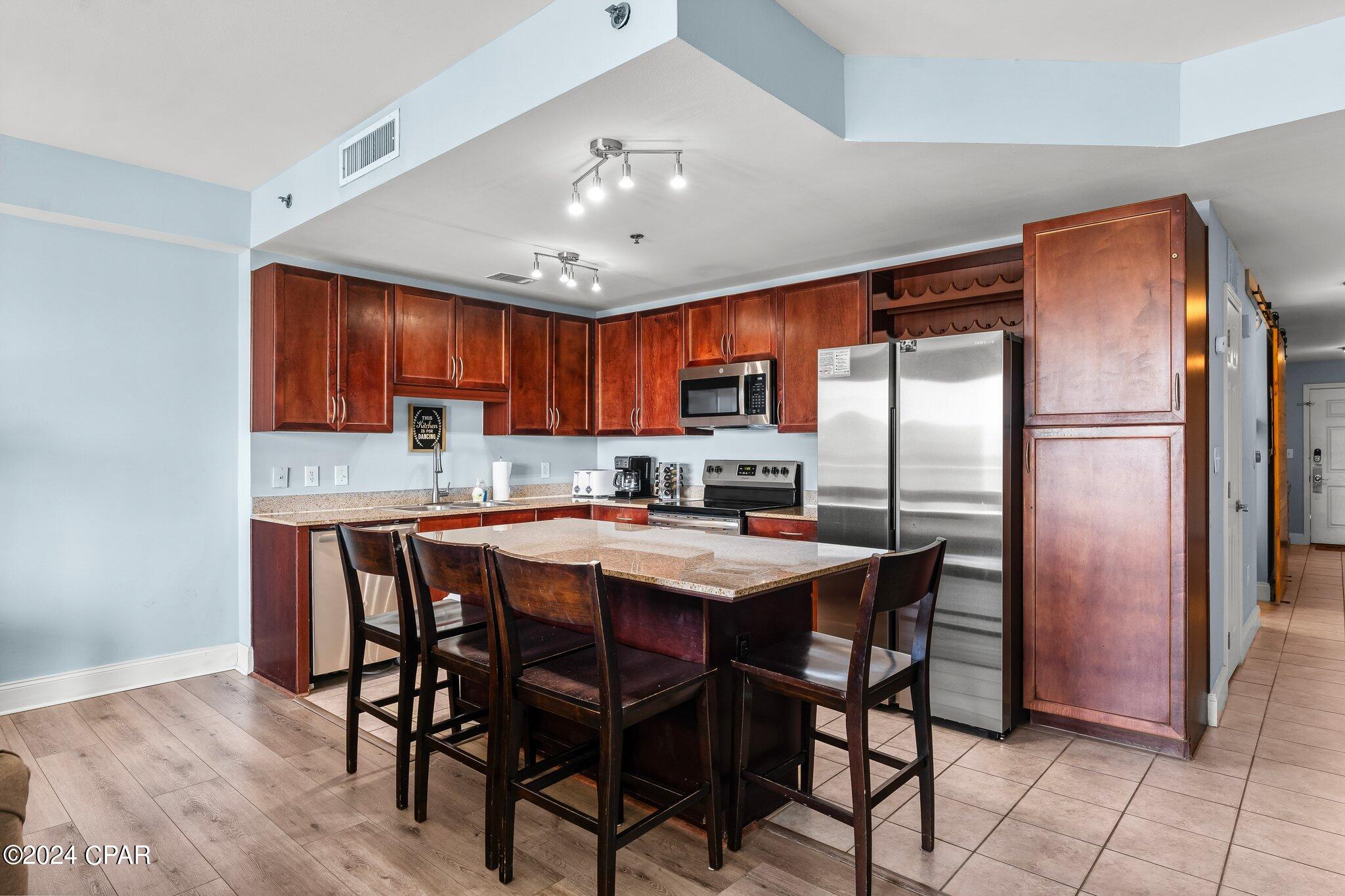 Image 21 For 9860 Thomas Drive 917