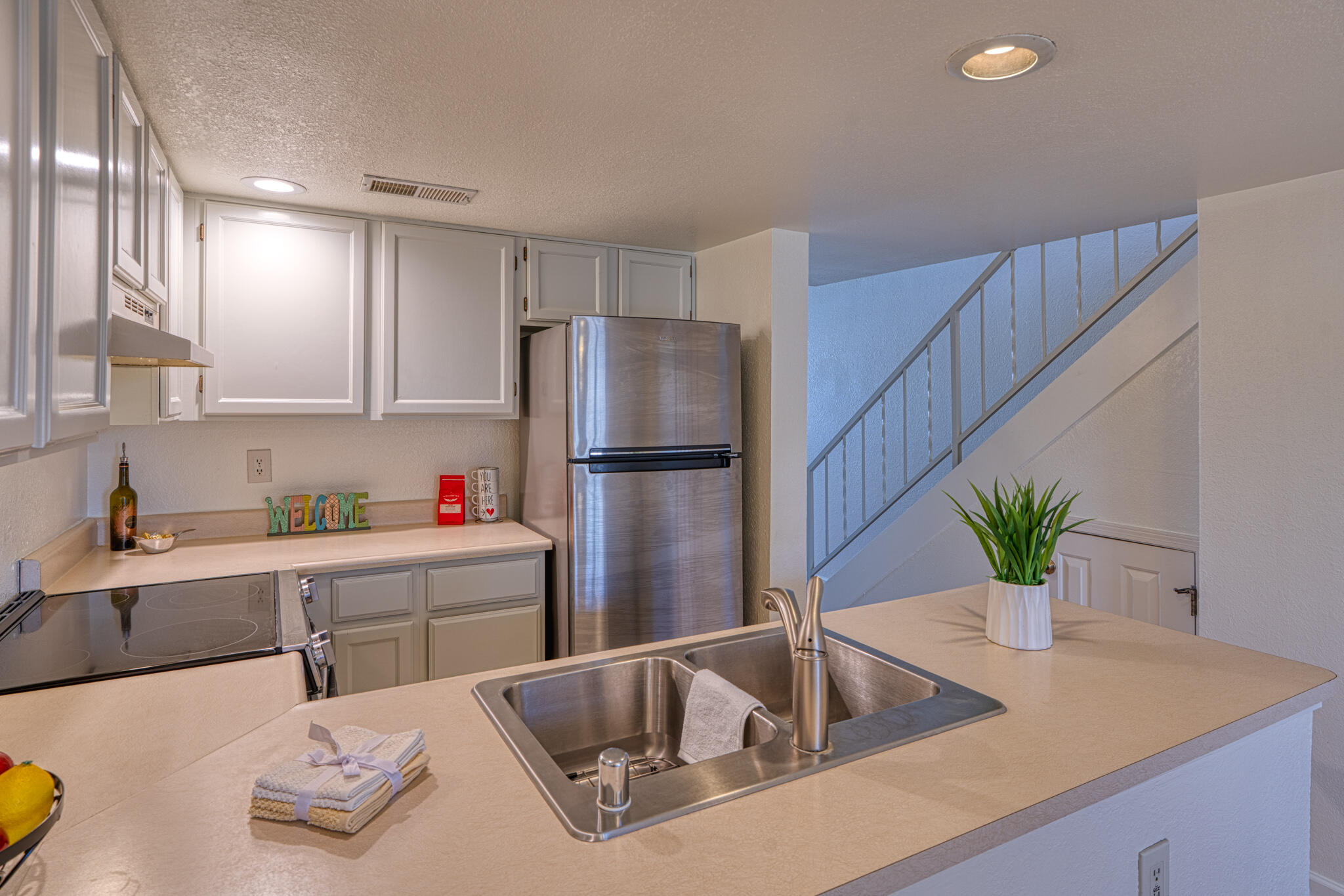 Homes for sale in Albuquerque, NM | 3301 Monroe St Ne #UNIT B17, Albuquerque, NM 87110 | MLS# 1096272