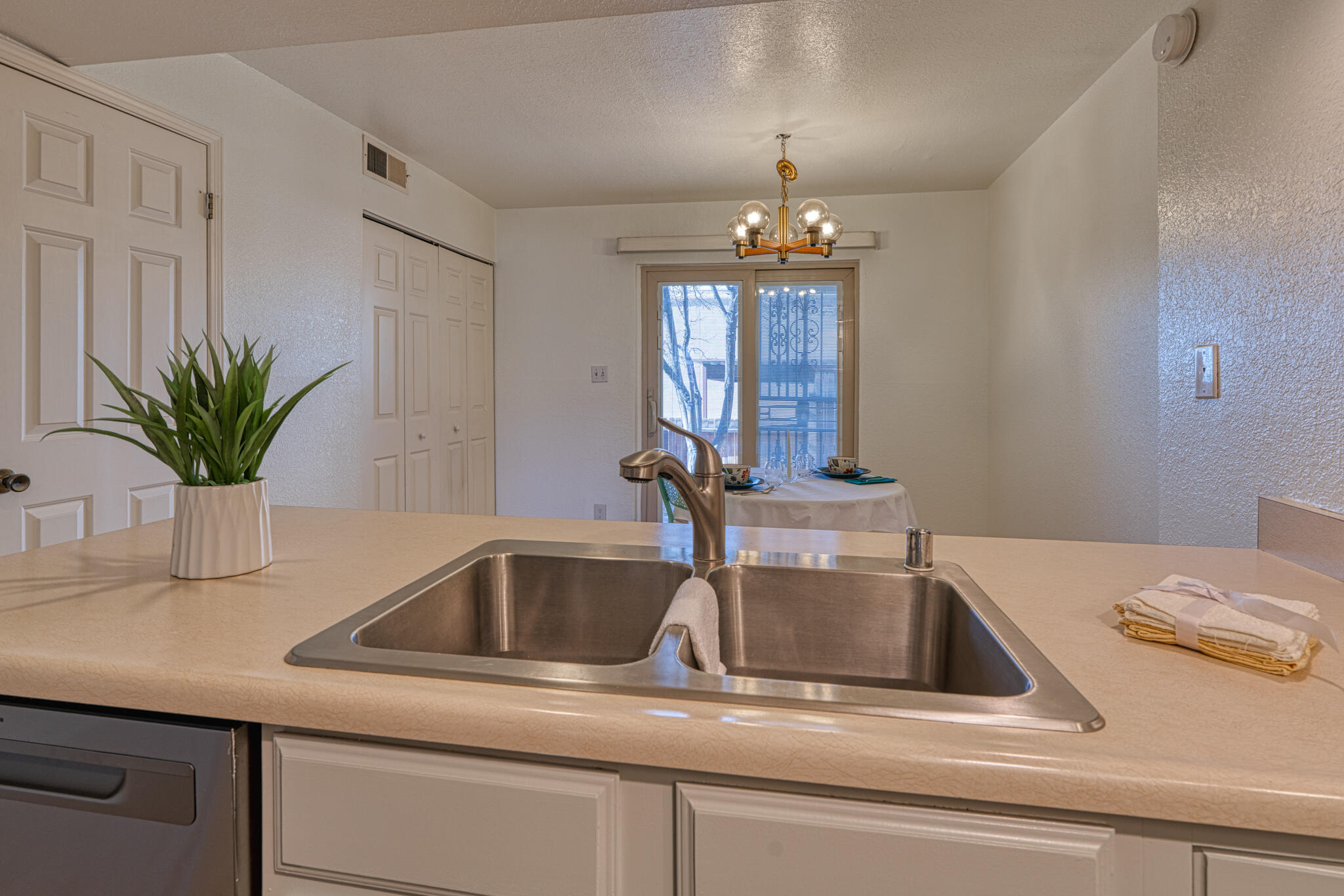 Homes for sale in Albuquerque, NM | 3301 Monroe St Ne #UNIT B17, Albuquerque, NM 87110 | MLS# 1096272