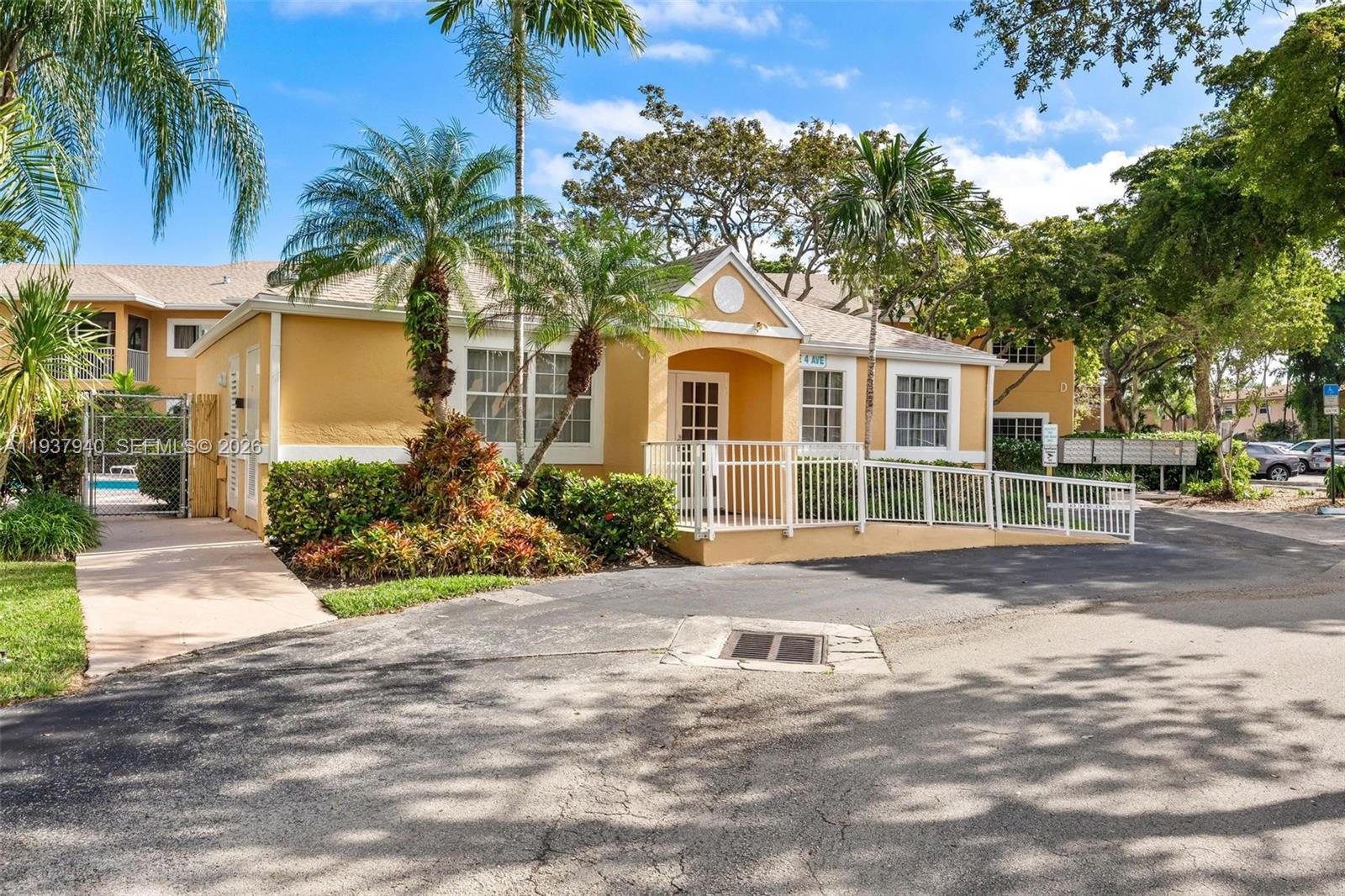 Homes for sale in Dania Beach, FL | 401 Se 10Th St, Dania Beach, FL 33004