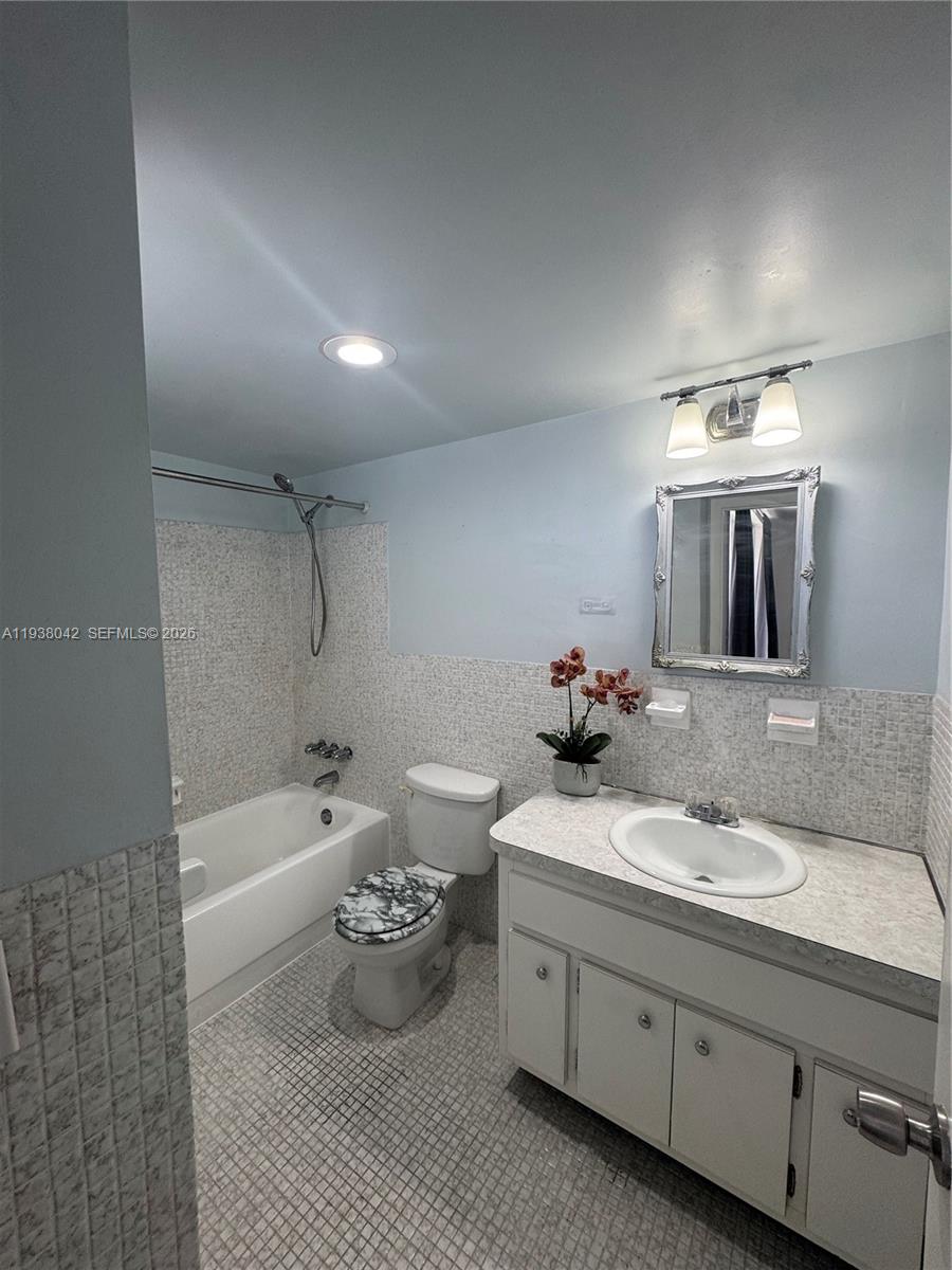 1475 Terra Towers Condo