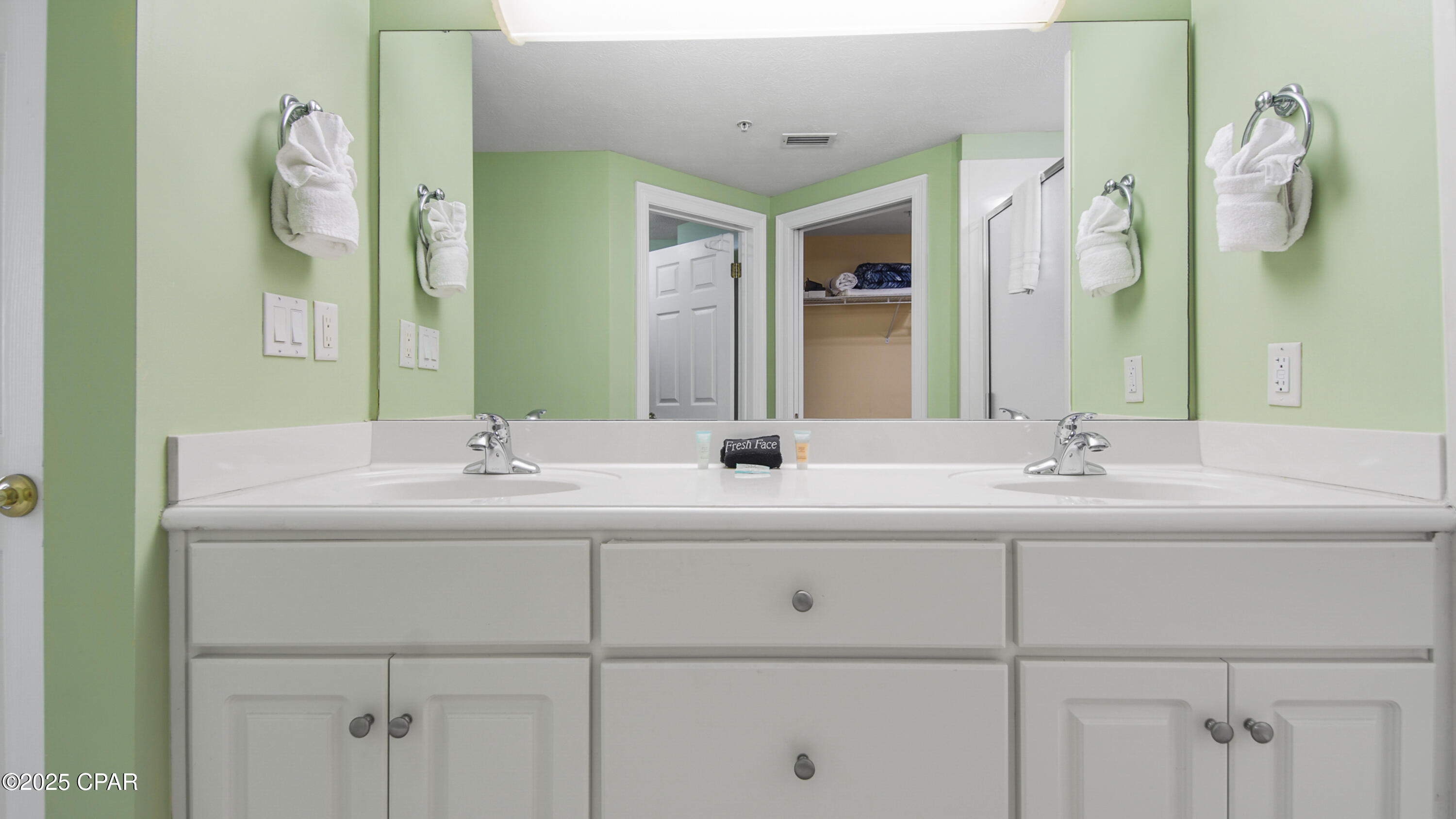 Image 32 For 5004 Thomas Drive 2202