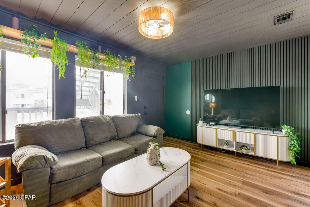Image 2 For 6829 Thomas Drive 408