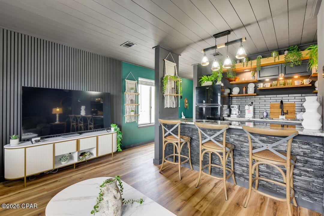 Image 3 For 6829 Thomas Drive 408