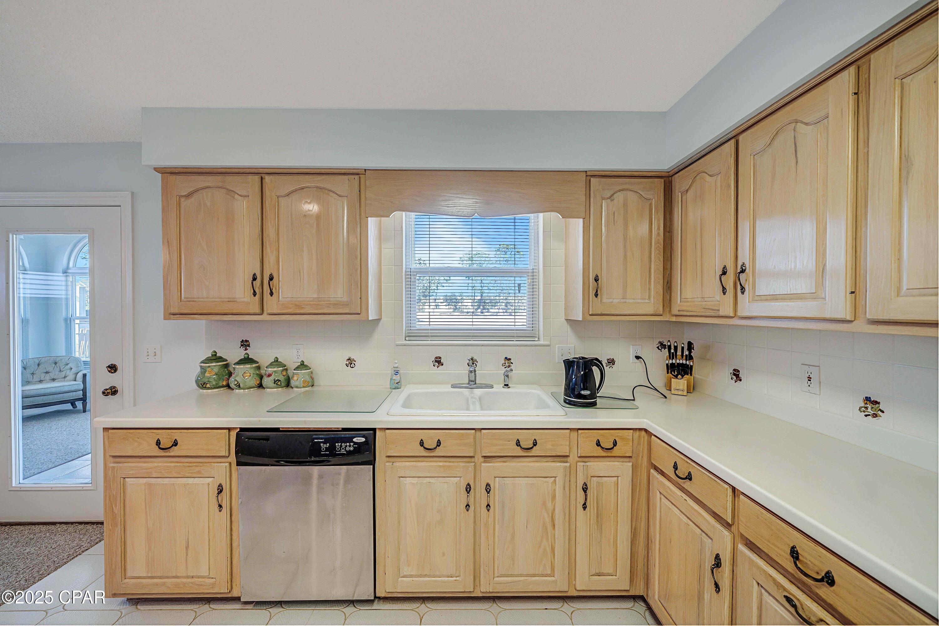 1004 Barracuda Drive, Panama City, FL 32408 thumbnail, photo 12 of 46
