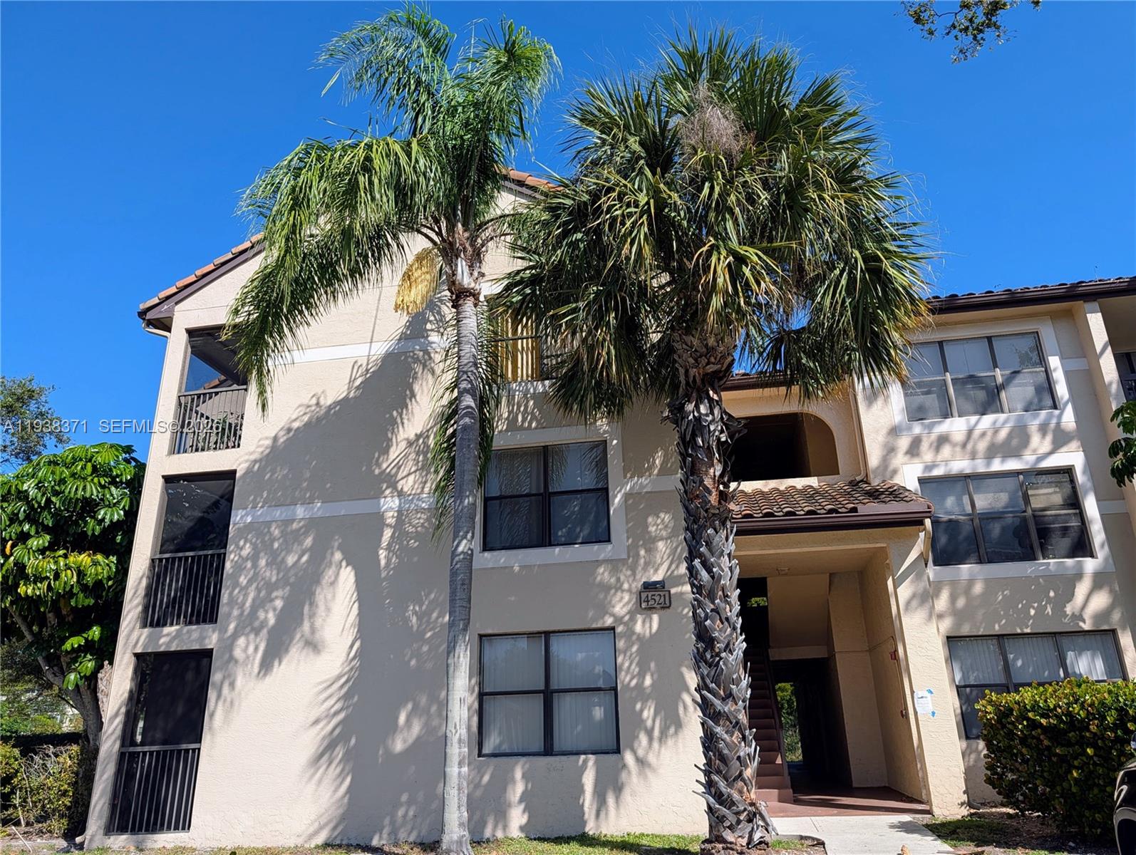 Palm Aire Gardens Condo