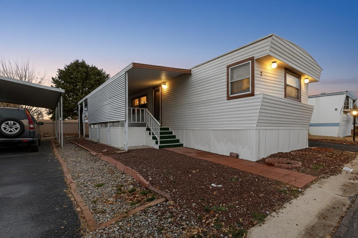 Homes for sale in Albuquerque, NM | 7112 Pan American East Ne #7, Albuquerque, NM 87109 | MLS# 1096322