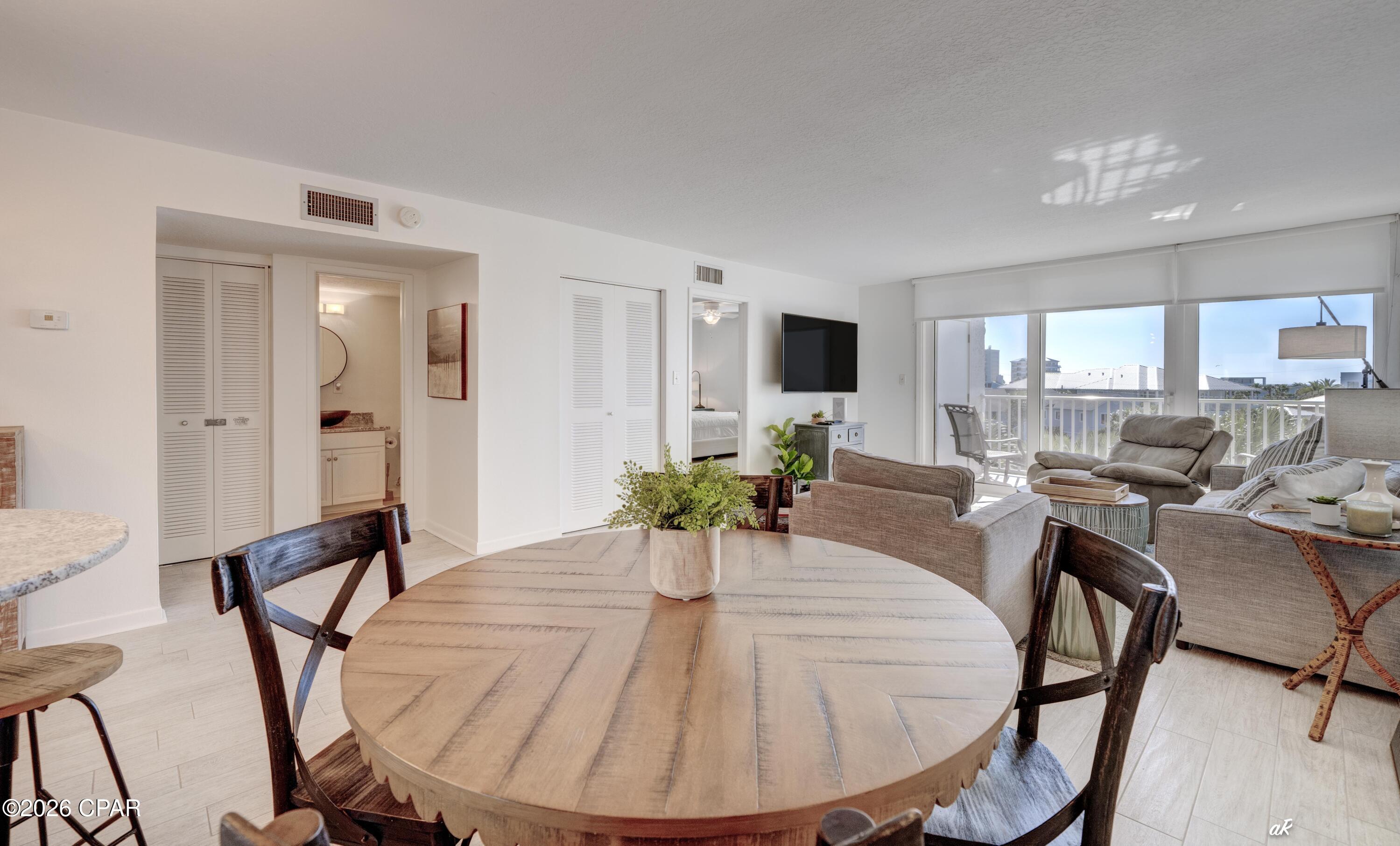 Image 10 For 30 Moreno Point Road 404a