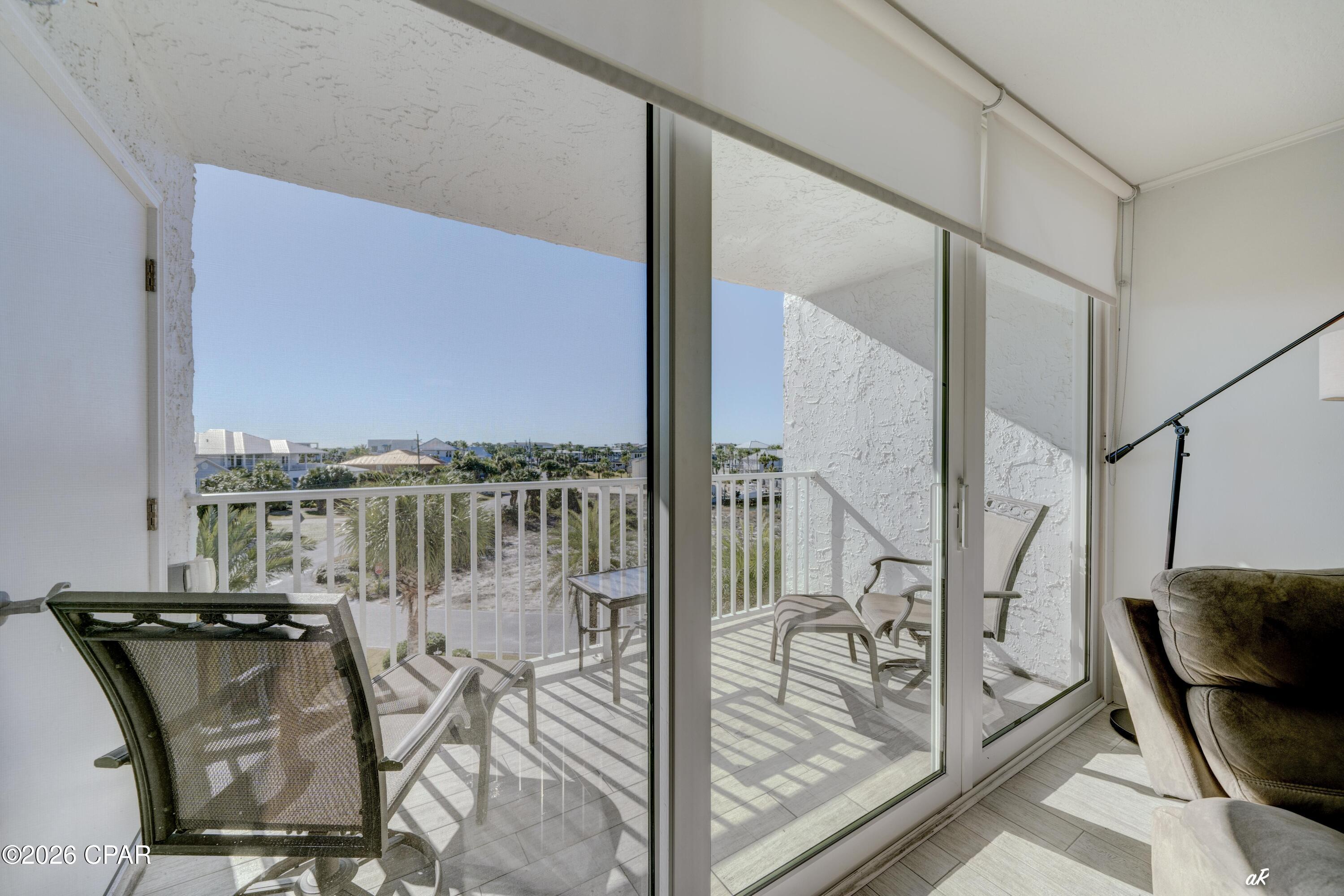 Image 15 For 30 Moreno Point Road 404a